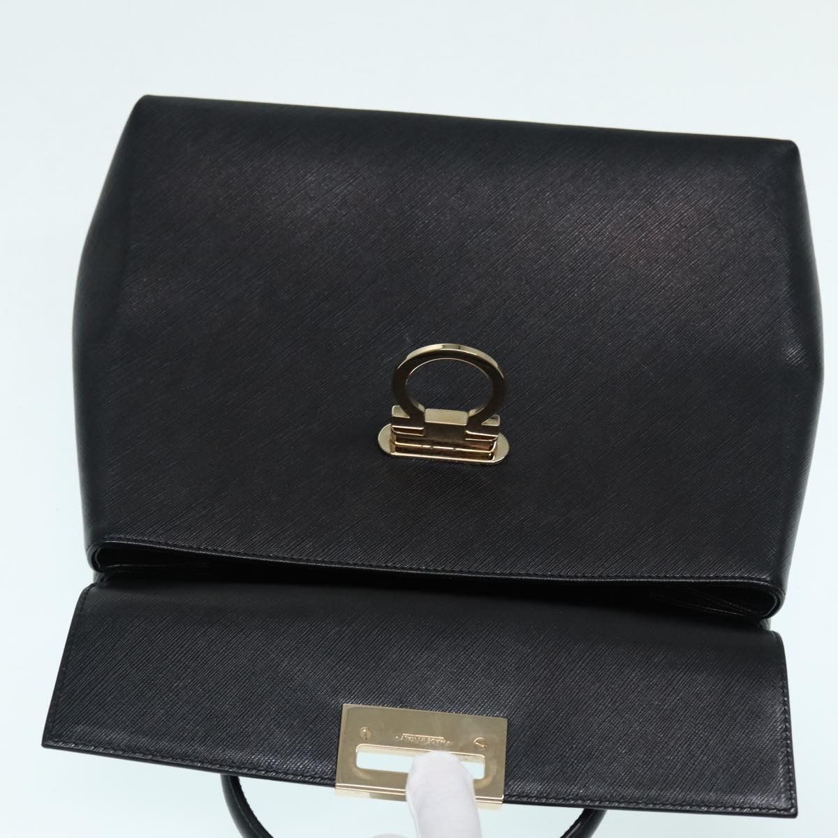 Salvatore Ferragamo Gancini Black Leather Handbag (Pre-Owned) Size ONE SIZE - 11 Thumbnail