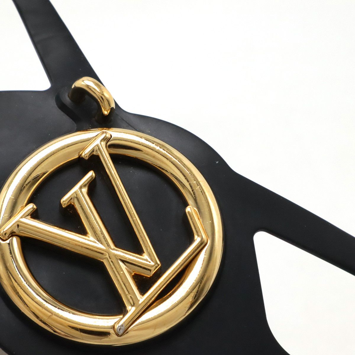 Louis Vuitton Louis Vuitton Louis Vuitton Monogram Louise Phone Accessory M80269 Plastic Phonecase M80269 DUTY FREE for USA Size ONE SIZE - 6 Thumbnail
