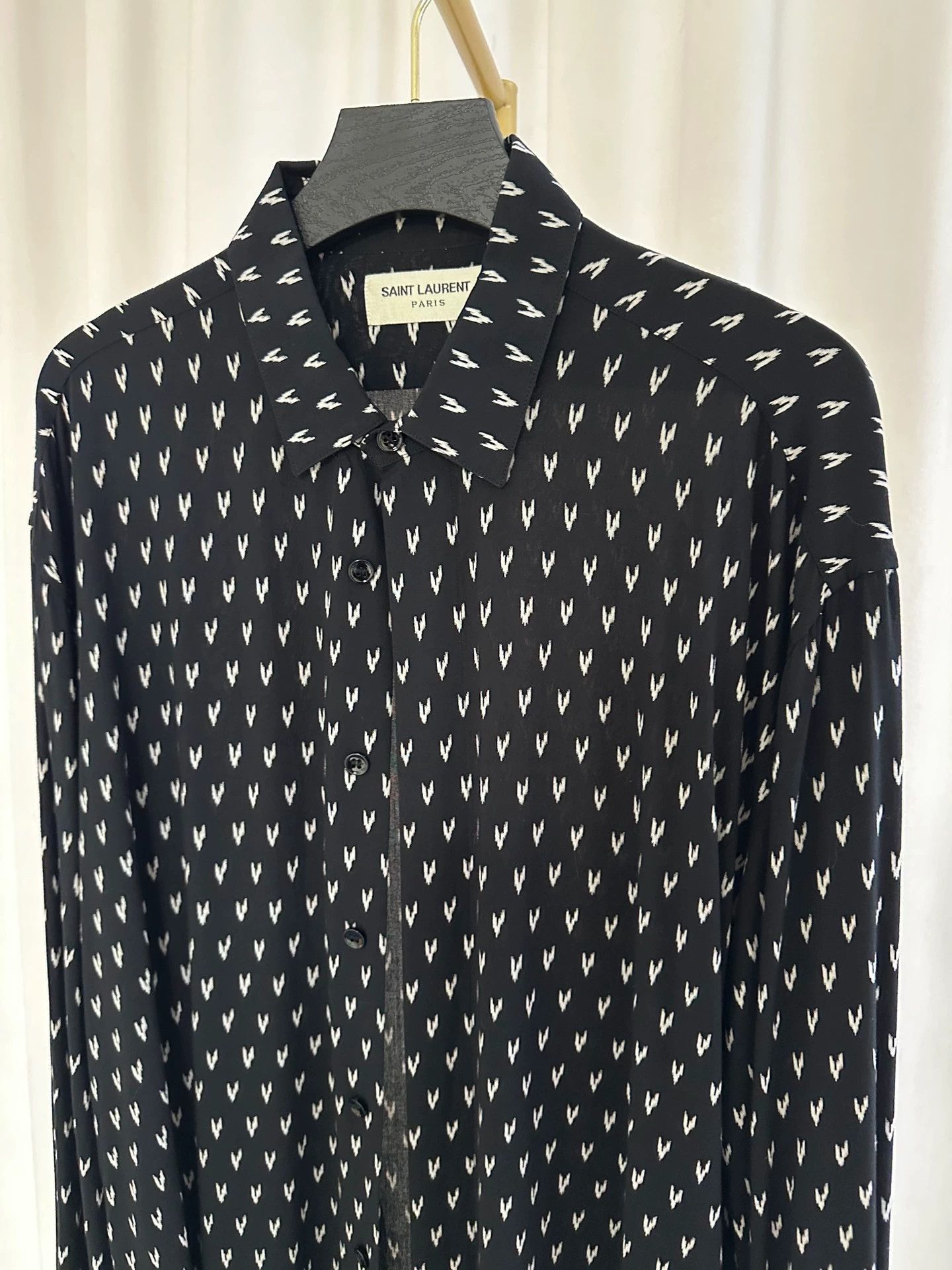 Saint Laurent Paris Saint Laurent Paris Y-shaped polka dot shirt 