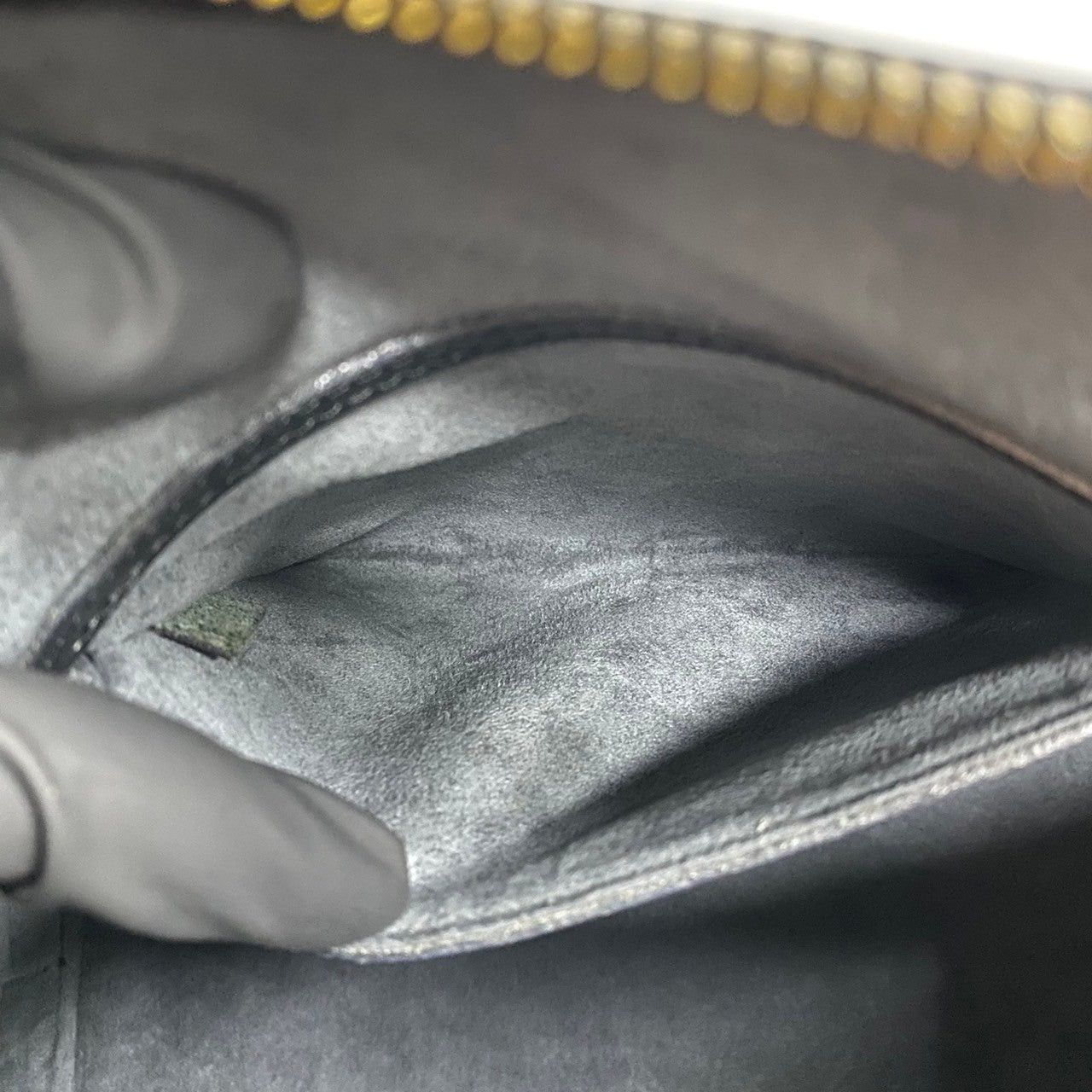 Louis Vuitton Louis Vuitton Handbag Black Leather Size ONE SIZE - 8 Thumbnail