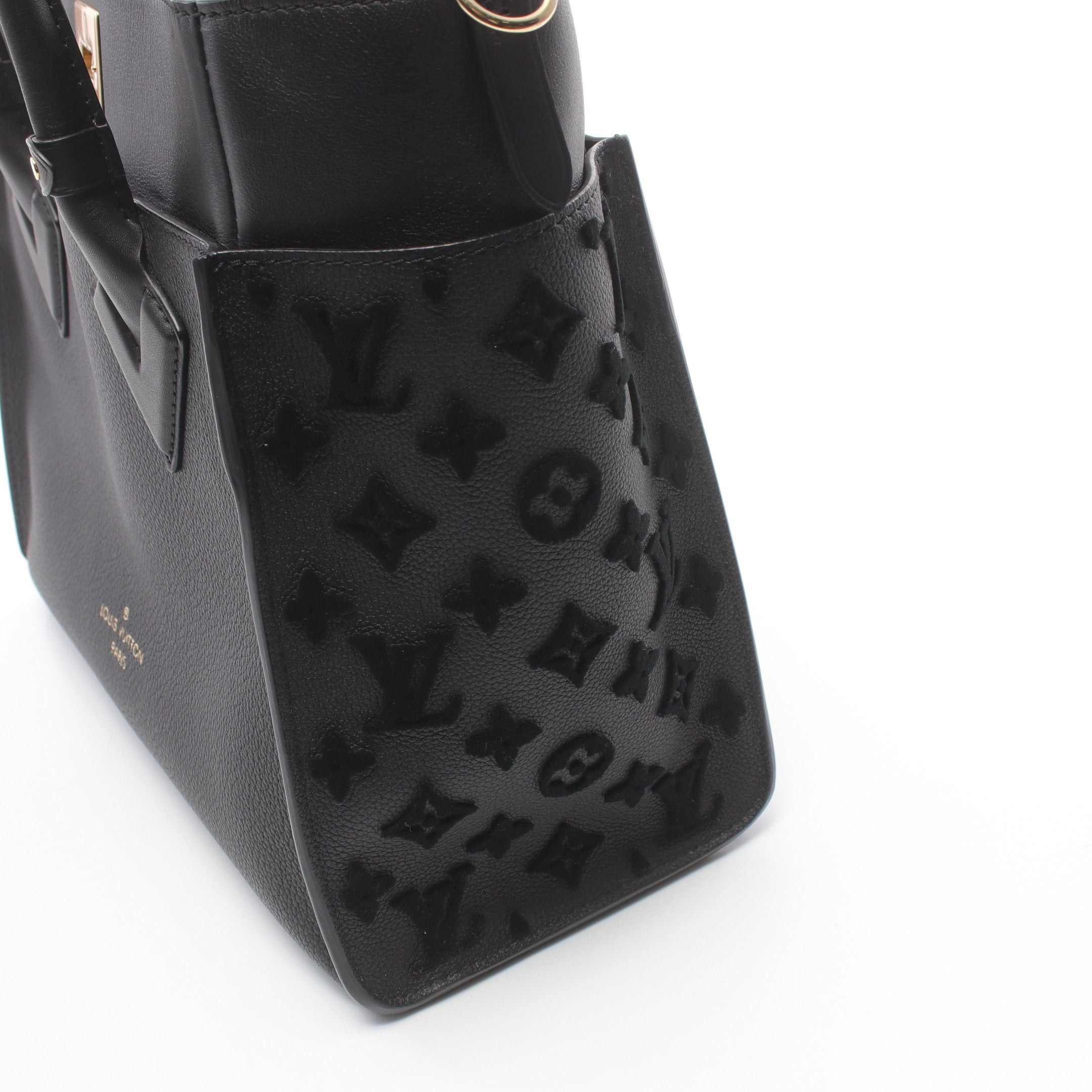 Louis Vuitton Louis Vuitton On My Side Mm Monogram Taffeta Noir Handbag Leather Black Size ONE SIZE - 9 Thumbnail