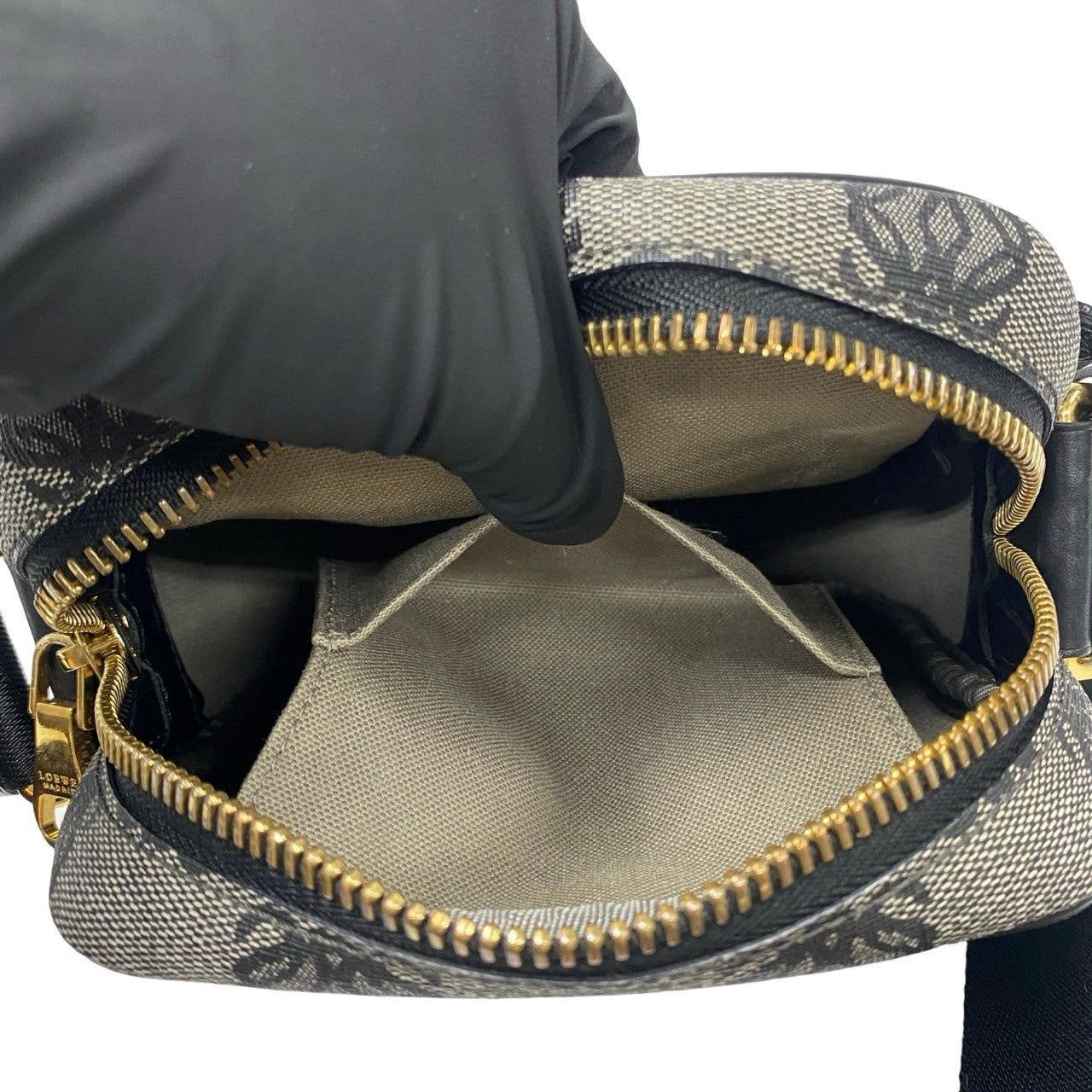 Loewe Loewe Shoulder Bag Black Leather Size ONE SIZE - 9 Thumbnail