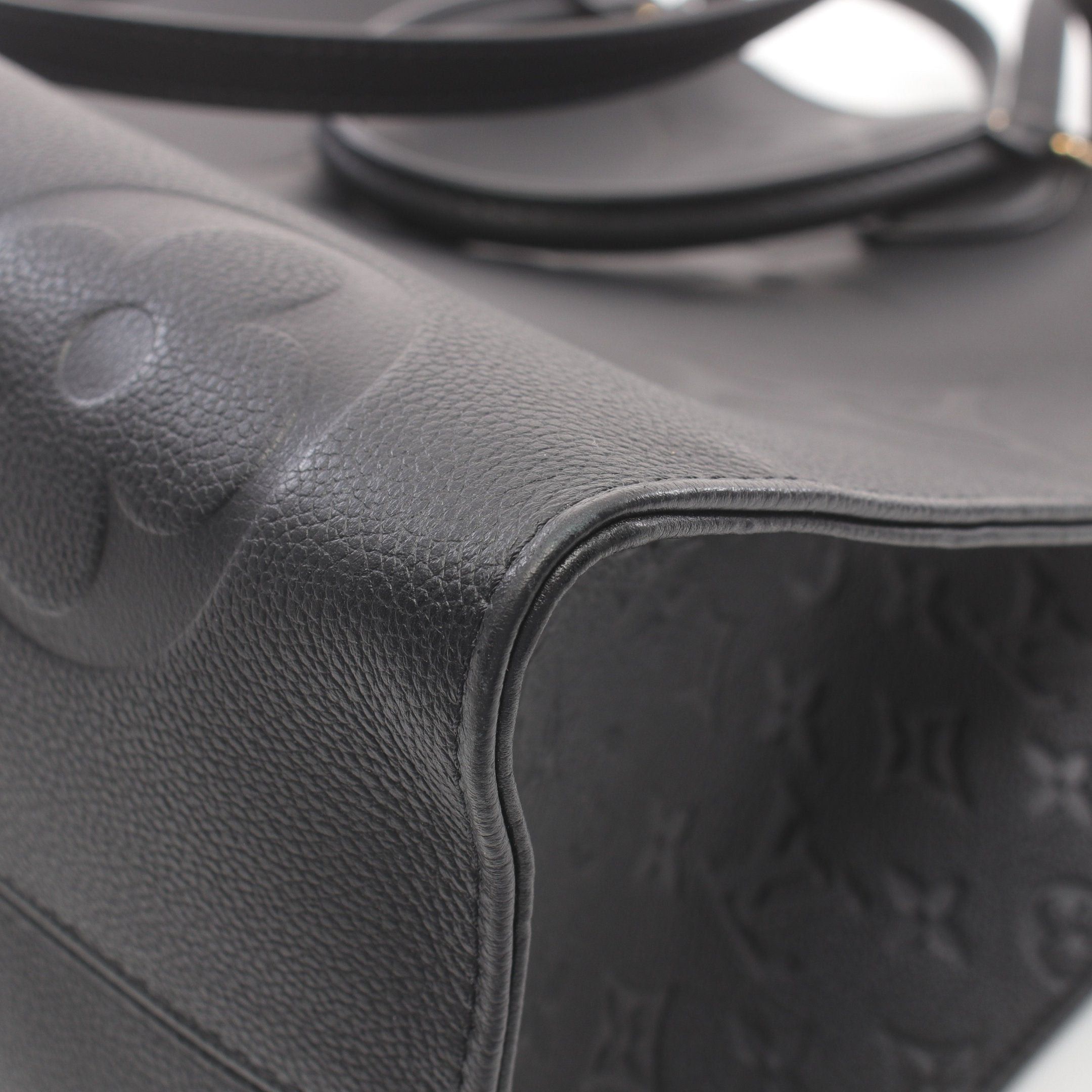 Louis Vuitton Louis Vuitton On-The-Go Gm Monogram Empreinte Noir Shoulder Bag Tote Leather Black Size ONE SIZE - 5 Thumbnail