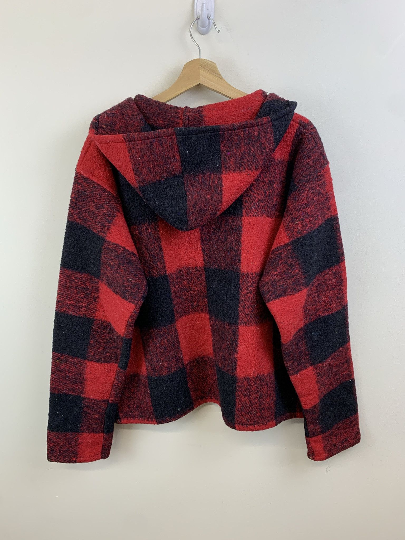 Flannel × Vintage Vintage 1990s Buffalo Plaid Red Black Check Earth Ragz Hoodie Size L Size US L / EU 52-54 / 3 - 3 Thumbnail