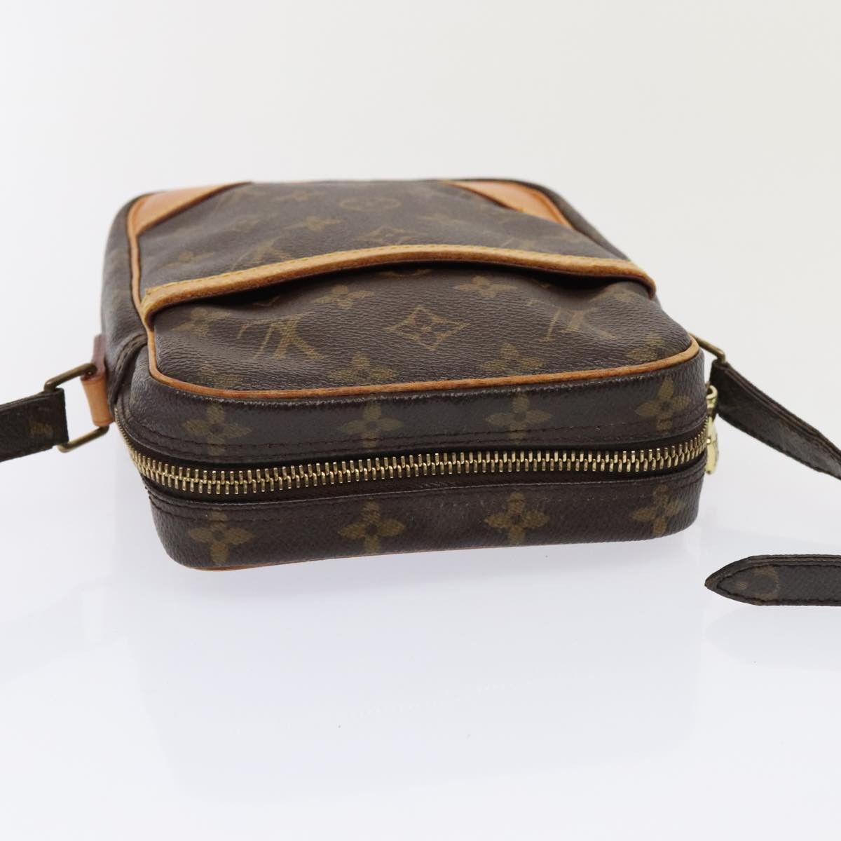 Louis Vuitton Danube Brown Canvas Shoulder Bag (Pre-Owned) Size ONE SIZE - 17 Thumbnail