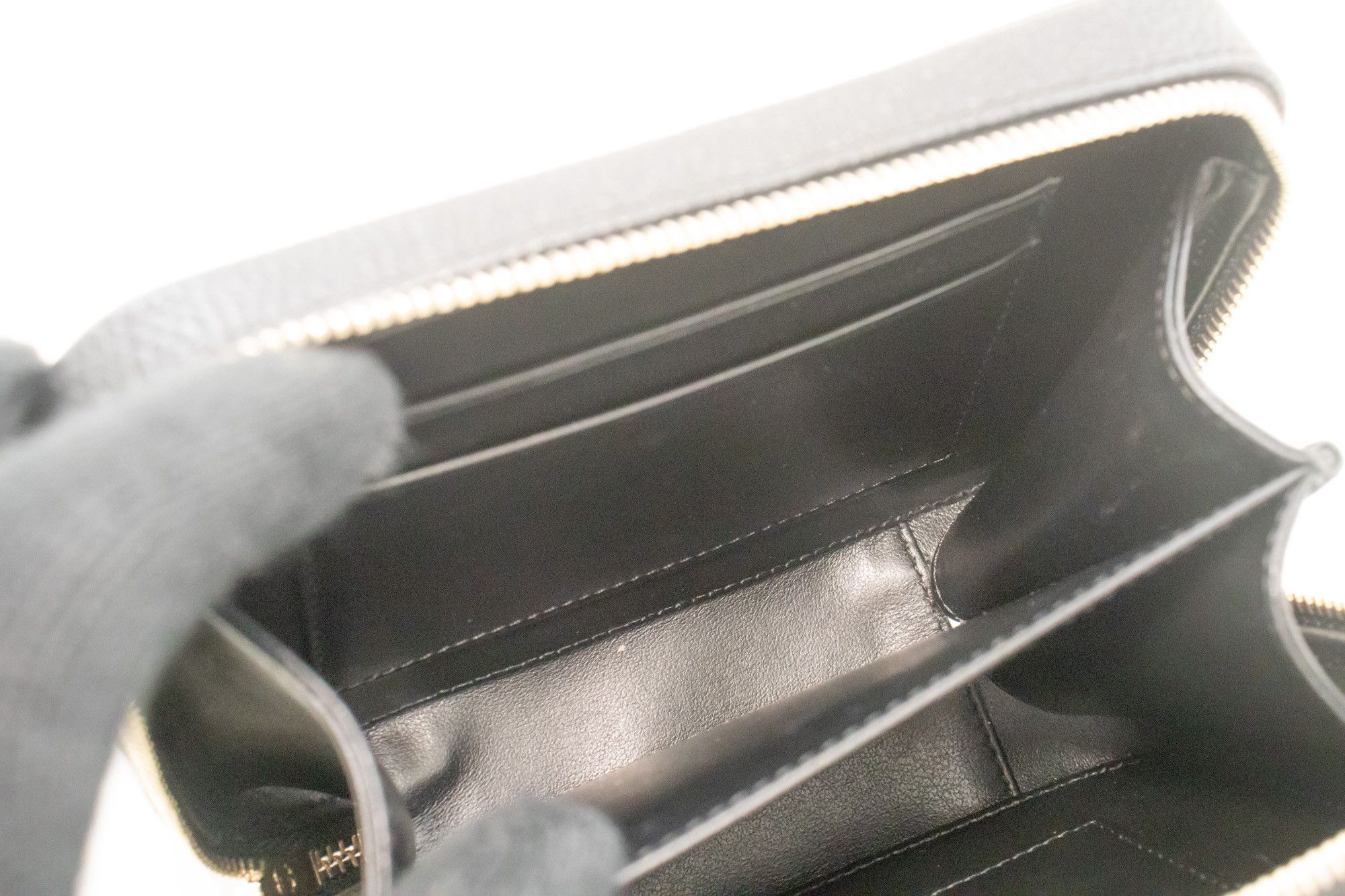 Chanel Cc Filigree Black Leather Shoulder Bag (Pre-Owned) Size ONE SIZE - 7 Thumbnail