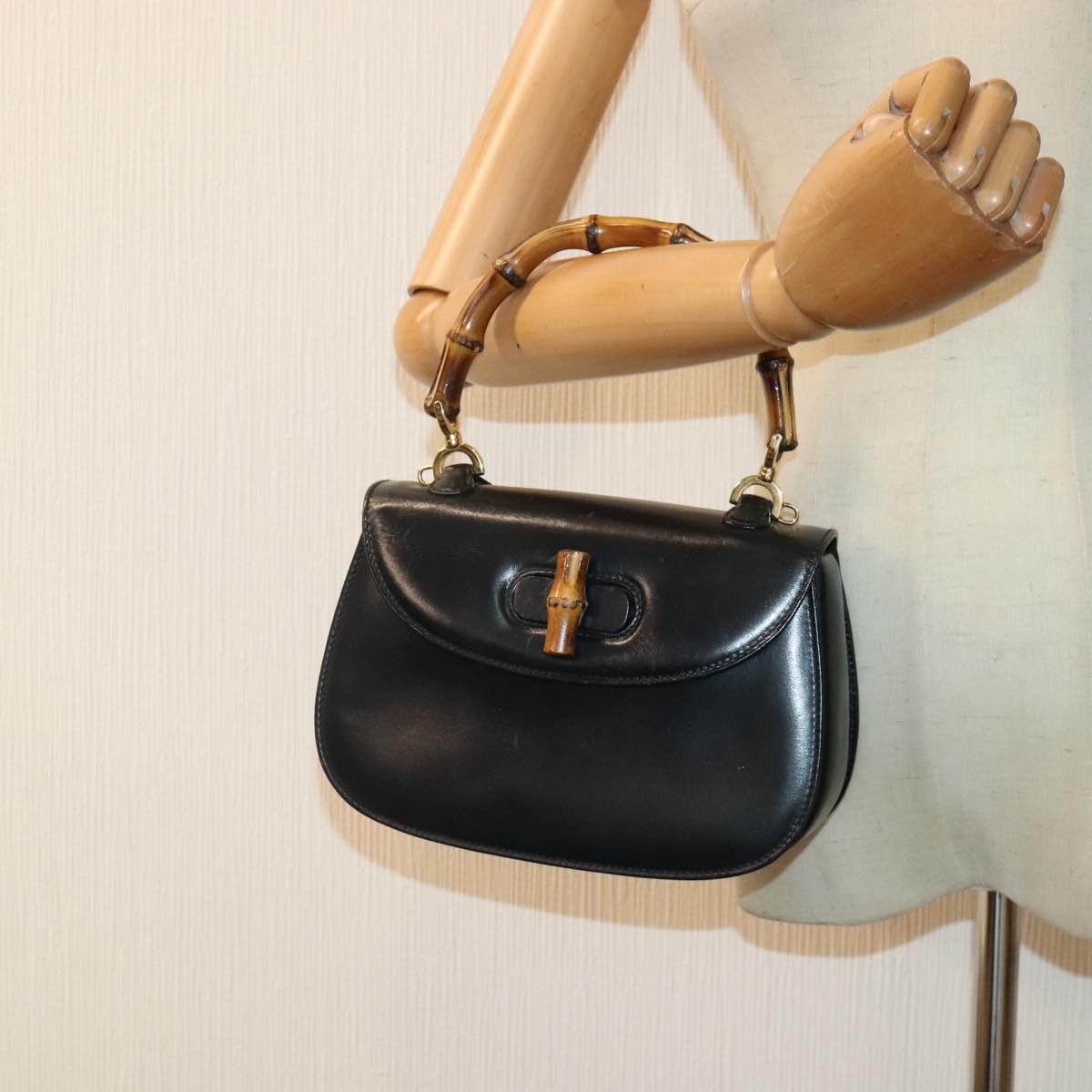 Gucci Bamboo Black Leather Handbag (Pre-Owned) Size ONE SIZE - 15 Thumbnail
