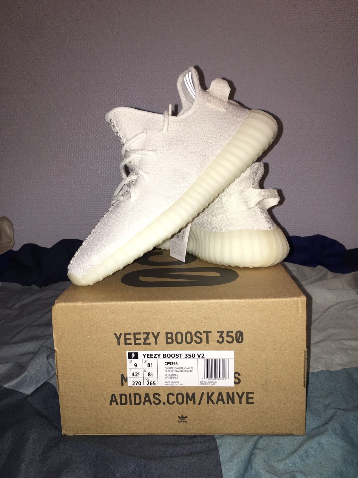 Yeezy Boost 350 v2 Triple White