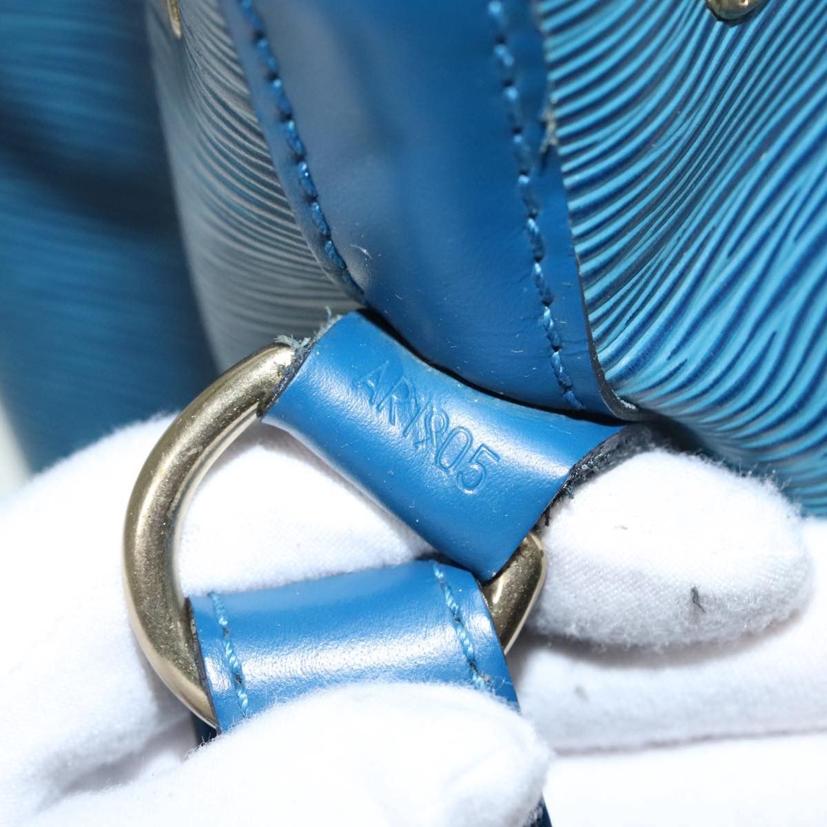 Louis Vuitton Noé Blue Leather Shoulder Bag (Pre-Owned) Size ONE SIZE - 9 Thumbnail