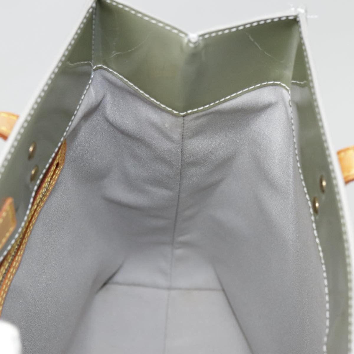 Louis Vuitton Reade Grey Patent Leather Tote Bag (Pre-Owned) Size ONE SIZE - 20 Thumbnail