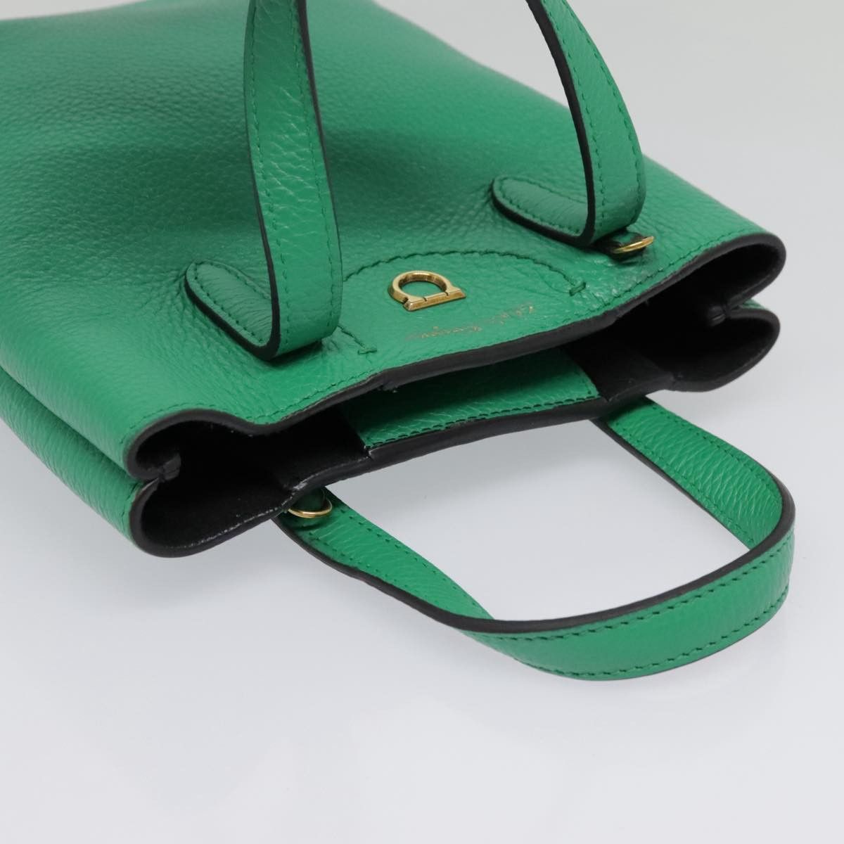 Salvatore Ferragamo Gancini Green Leather Handbag (Pre-Owned) Size ONE SIZE - 17 Thumbnail
