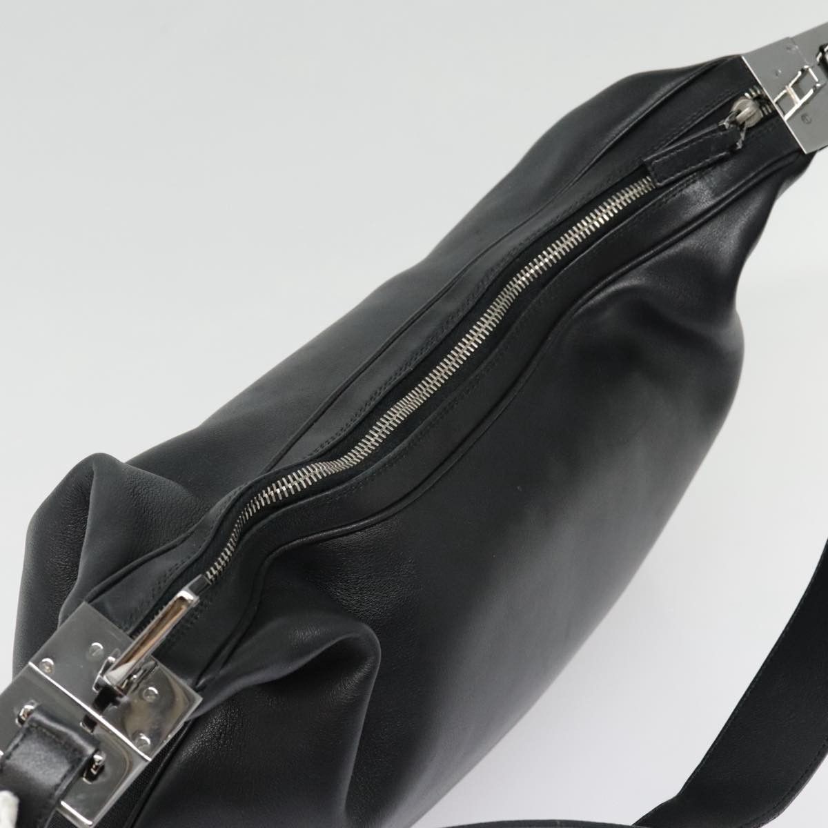 Gucci Black Leather Shoulder Bag (Pre-Owned) Size ONE SIZE - 18 Thumbnail