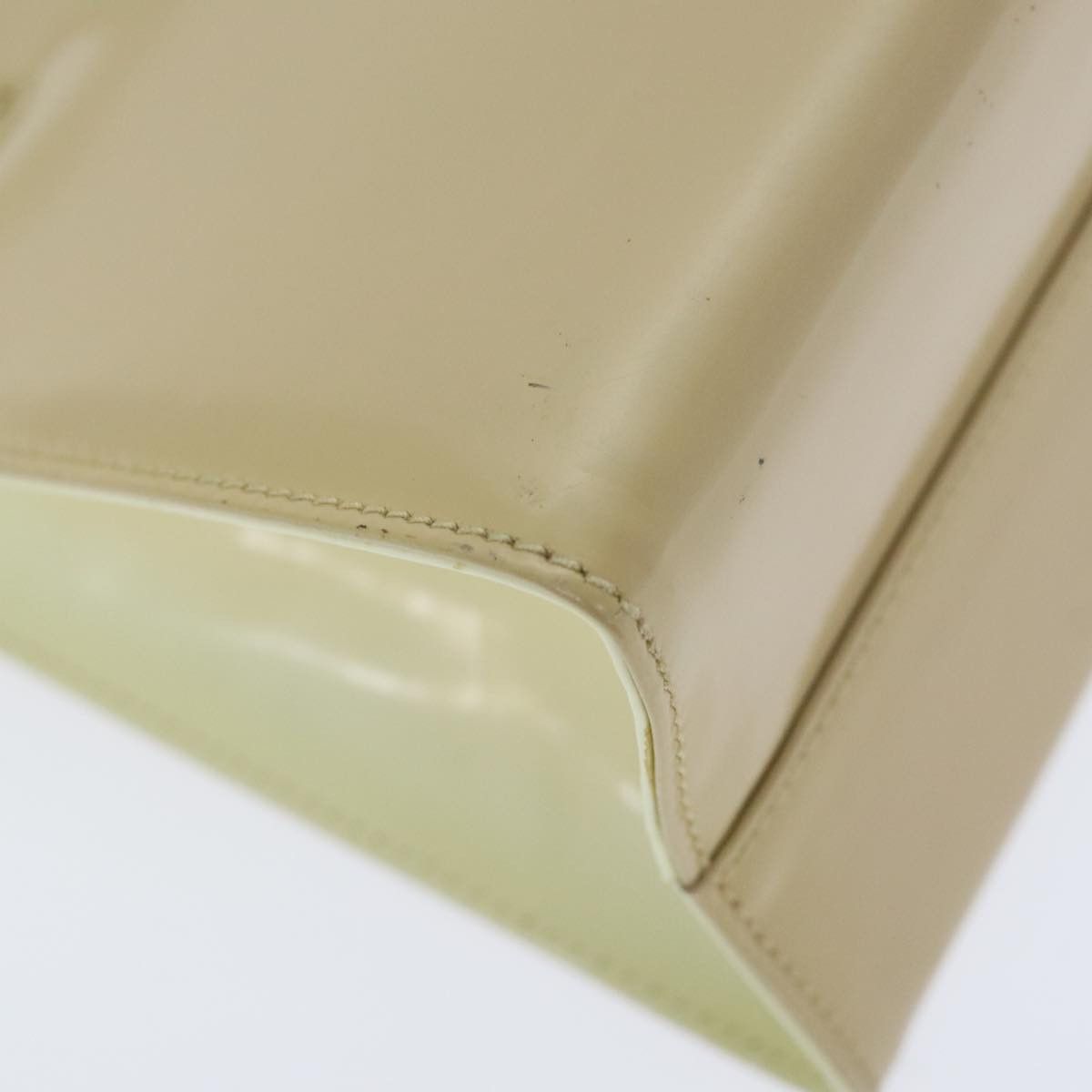 Salvatore Ferragamo Gancini Beige Patent Leather Handbag (Pre-Owned) Size ONE SIZE - 10 Thumbnail