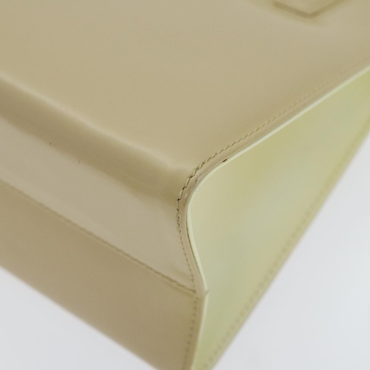 Salvatore Ferragamo Gancini Beige Patent Leather Handbag (Pre-Owned) Size ONE SIZE - 7 Thumbnail