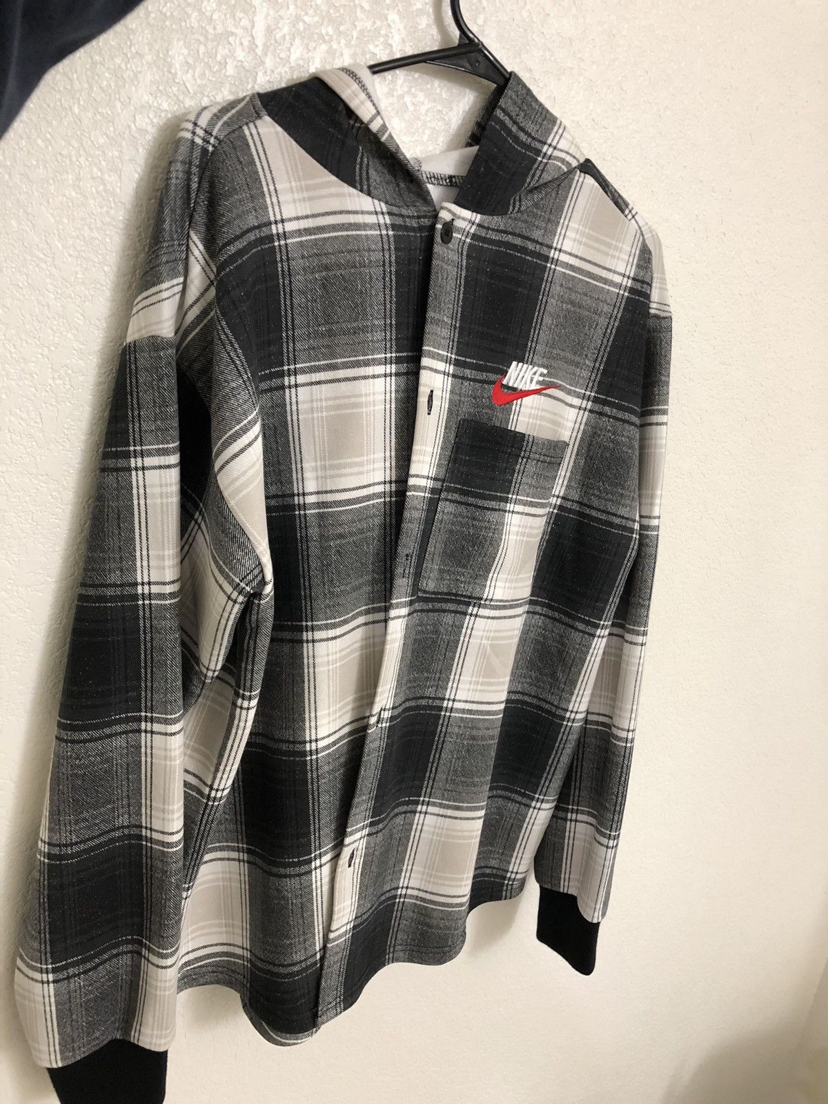 Nike plaid sweatshirt hotsell