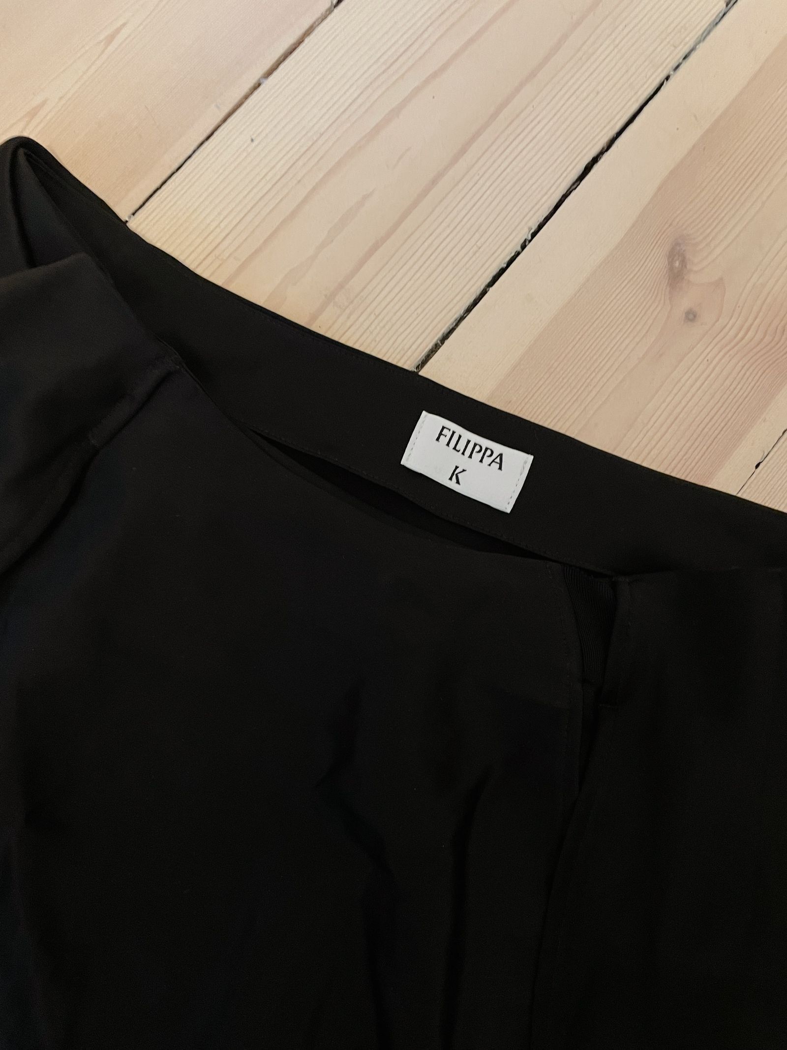 Filippa K Filippa K Pocket Satin Wrap Skirt Skirt Size 26" / US 2 / IT 38 - 2 Thumbnail