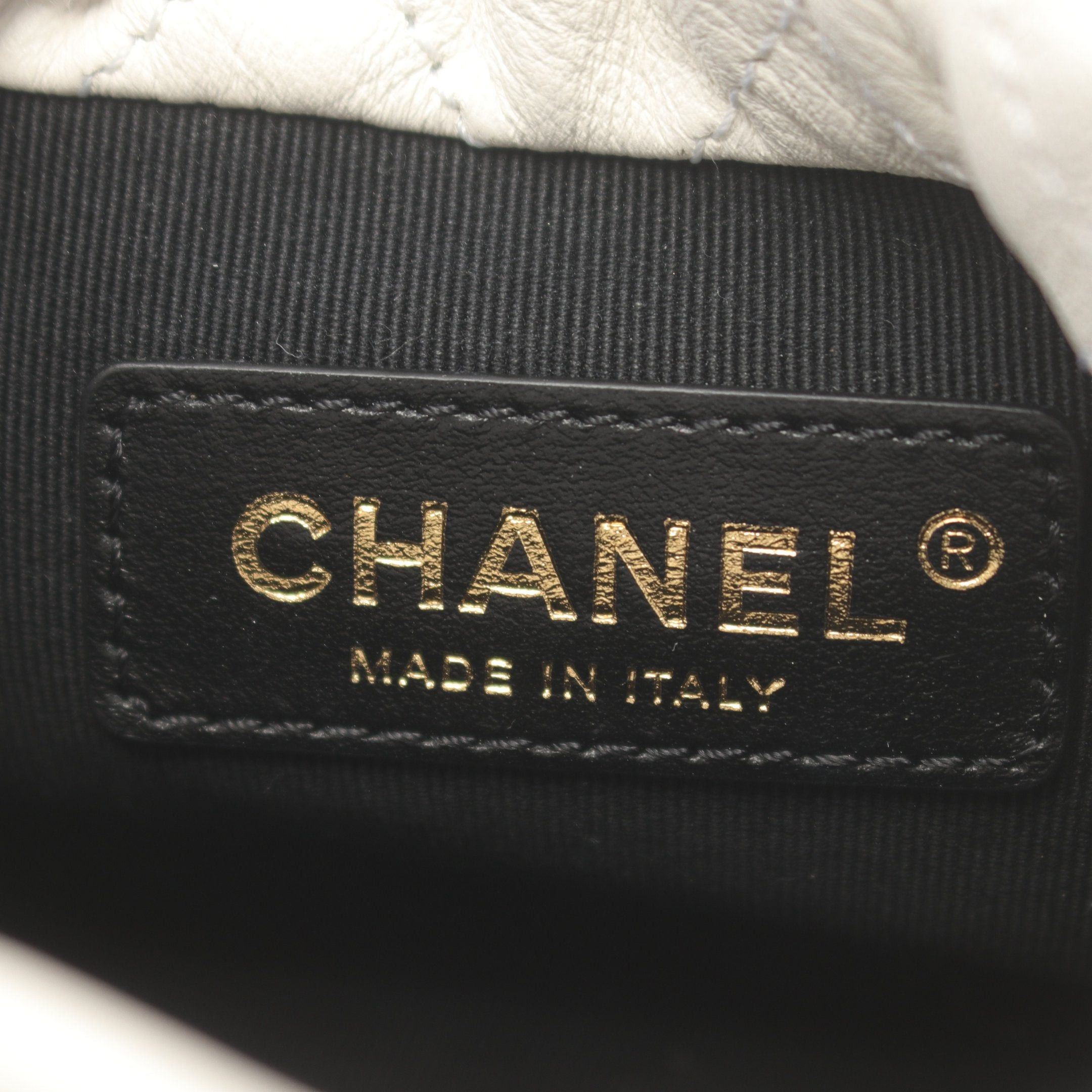 Chanel Chanel Matelasse Chain Shoulder Bag Leather White Gold Hardware Fake Pearl Size ONE SIZE - 4 Thumbnail