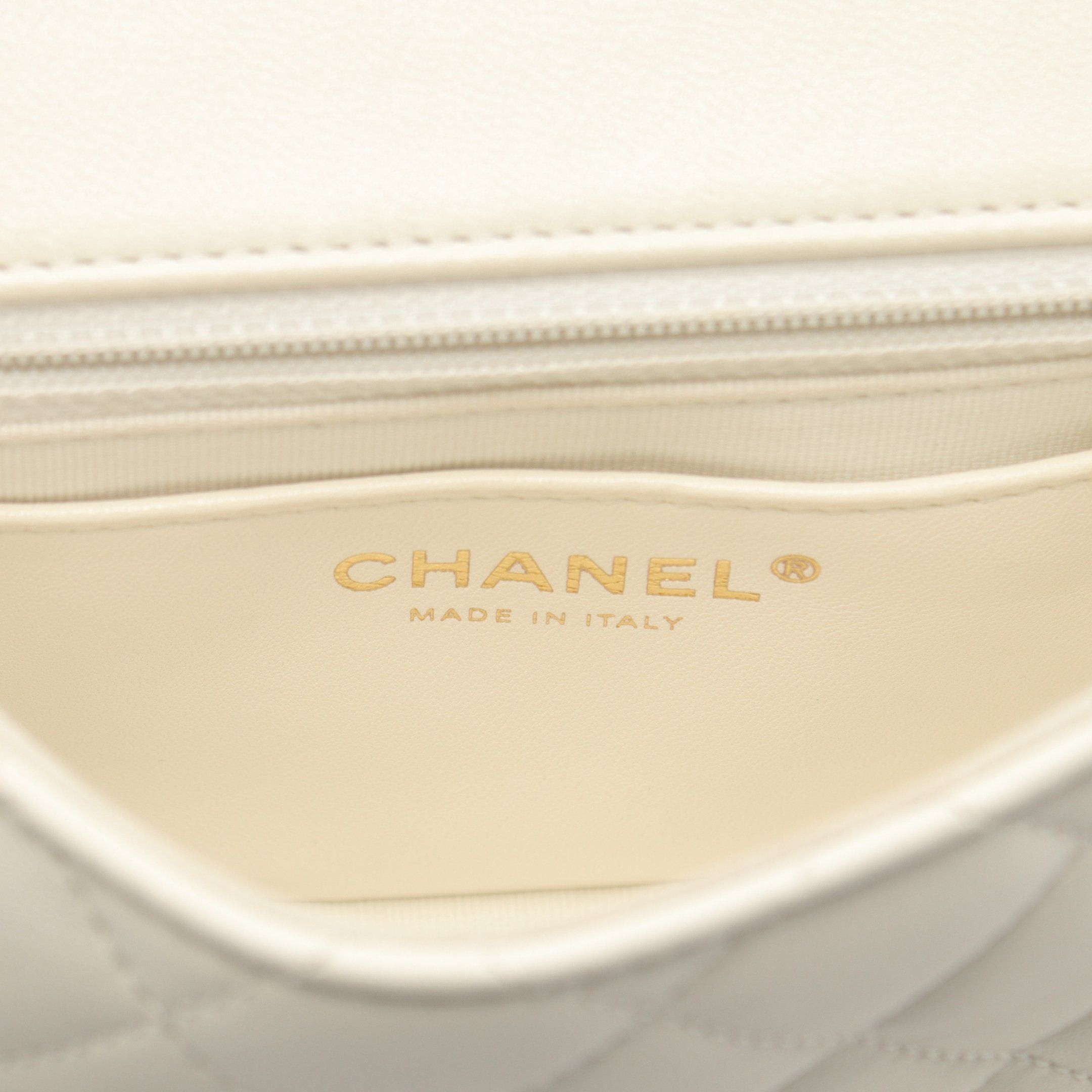 Chanel Chanel Mini Matelasse Chain Shoulder Bag Lambskin White Gold Hardware Size ONE SIZE - 4 Thumbnail