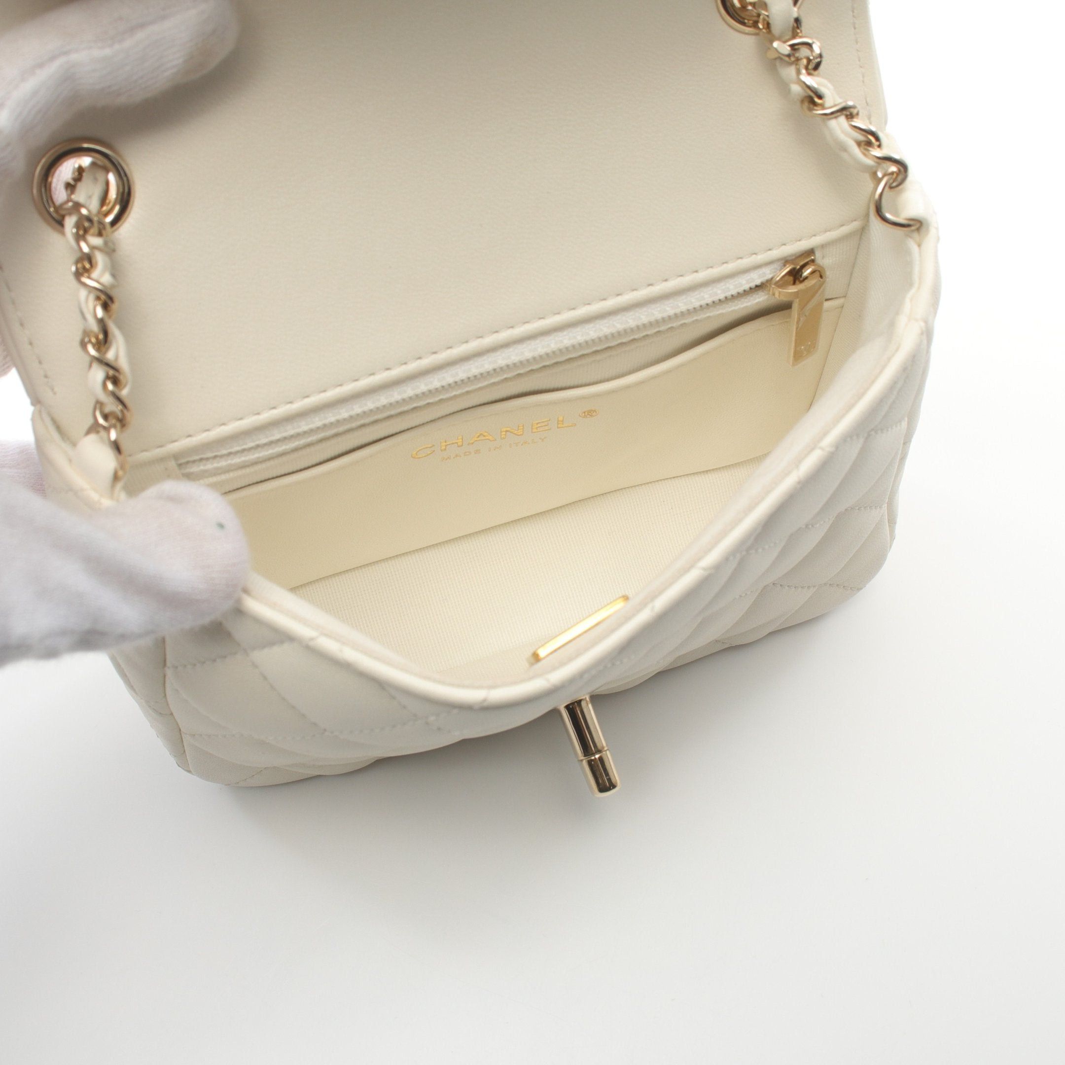 Chanel Chanel Mini Matelasse Chain Shoulder Bag Lambskin White Gold Hardware Size ONE SIZE - 3 Thumbnail