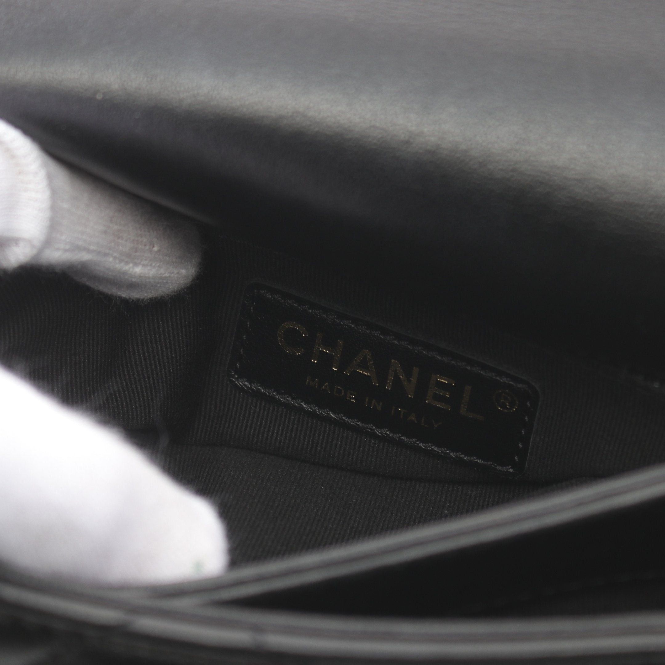 Chanel Chanel Chanel 19 Matelasse Chain Shoulder Bag Lambskin Black Gold Hardware Size ONE SIZE - 4 Thumbnail