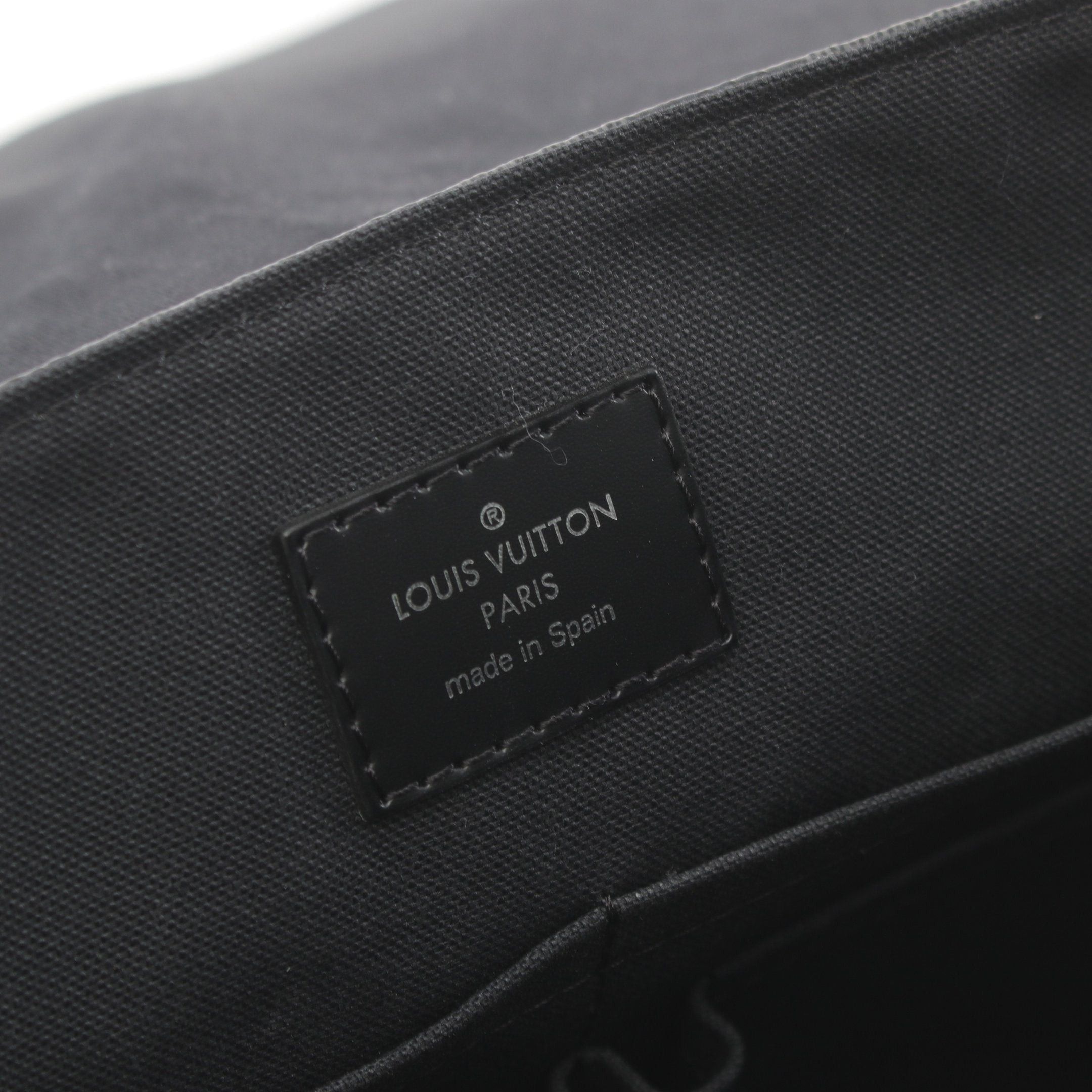 Louis Vuitton Louis Vuitton District Pm Damier Graphite Shoulder Bag Leather Black Size ONE SIZE - 4 Thumbnail