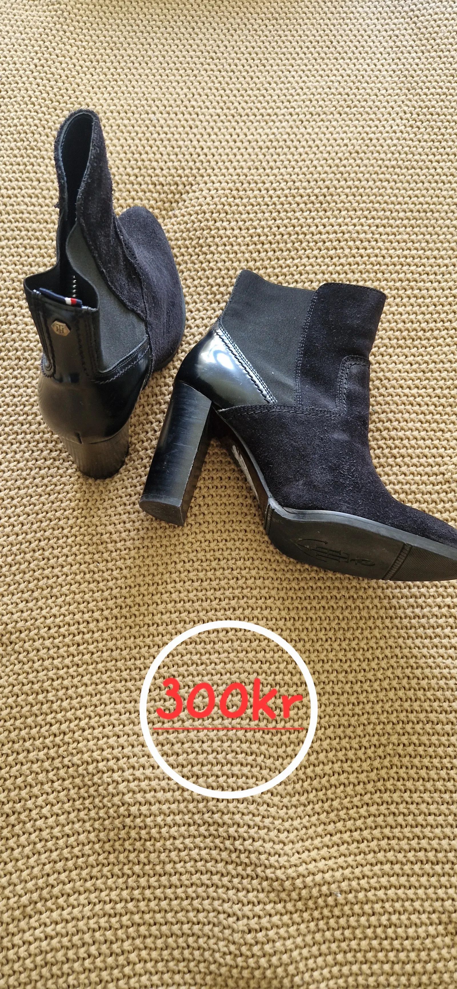 Tommy Hilfiger Tommy Hilfiger Heels Size US 7 / IT 37 - 2 Thumbnail