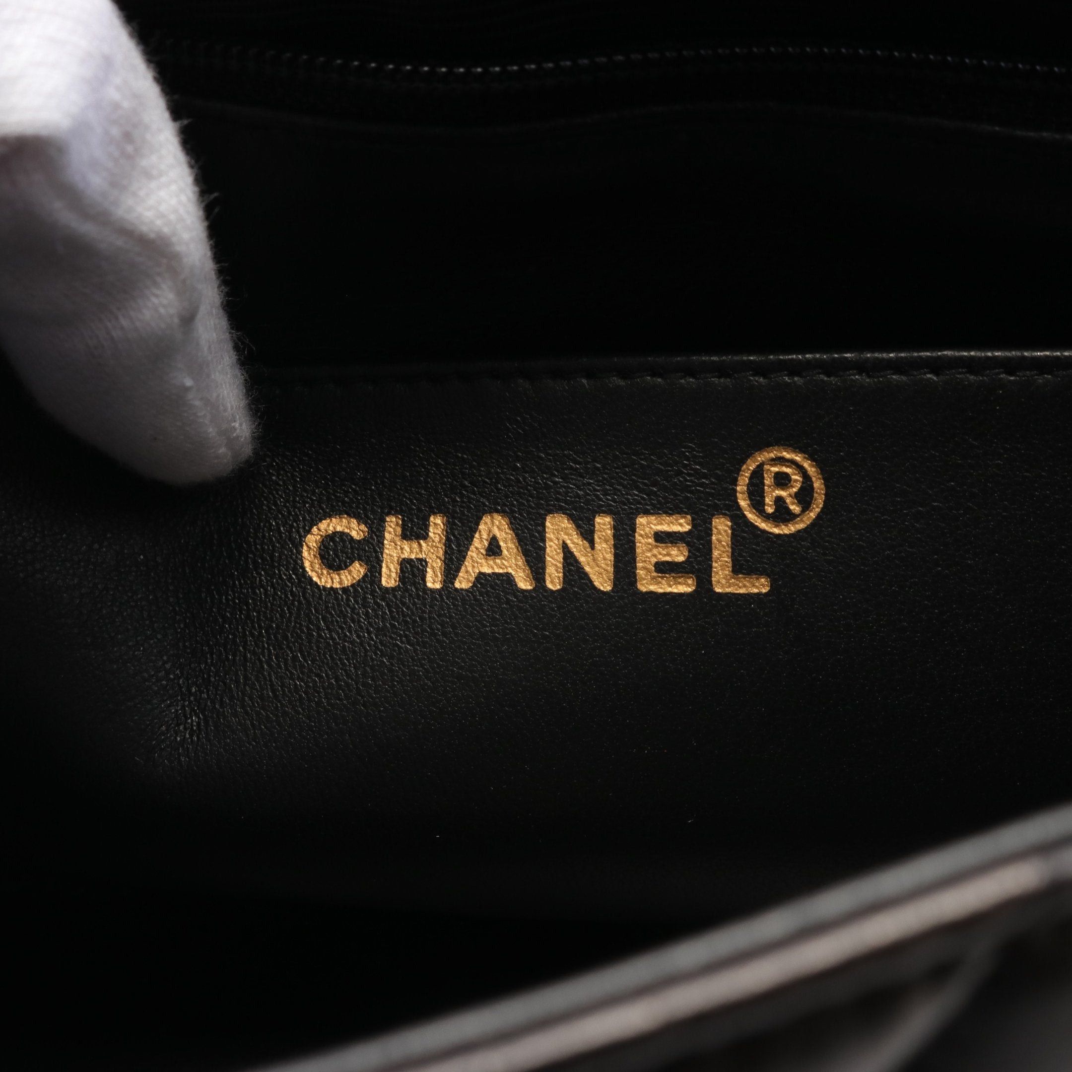 Chanel Chanel Matelasse Diana Flap Chain Shoulder Bag Leather Black Gold Hardware Size ONE SIZE - 4 Thumbnail