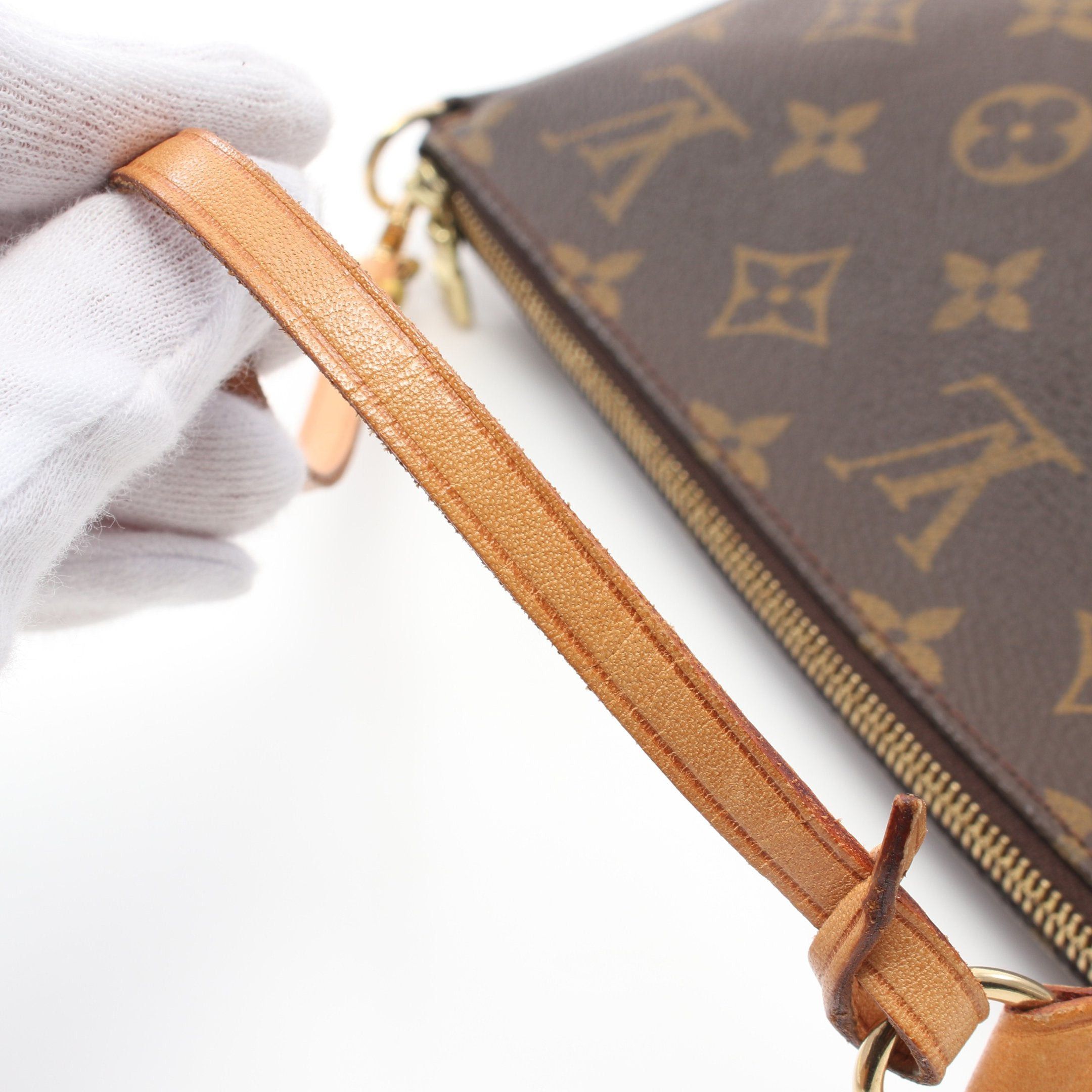 Louis Vuitton Louis Vuitton Pochette Accessoires Monogram Handbag Leather Brown Size ONE SIZE - 6 Thumbnail