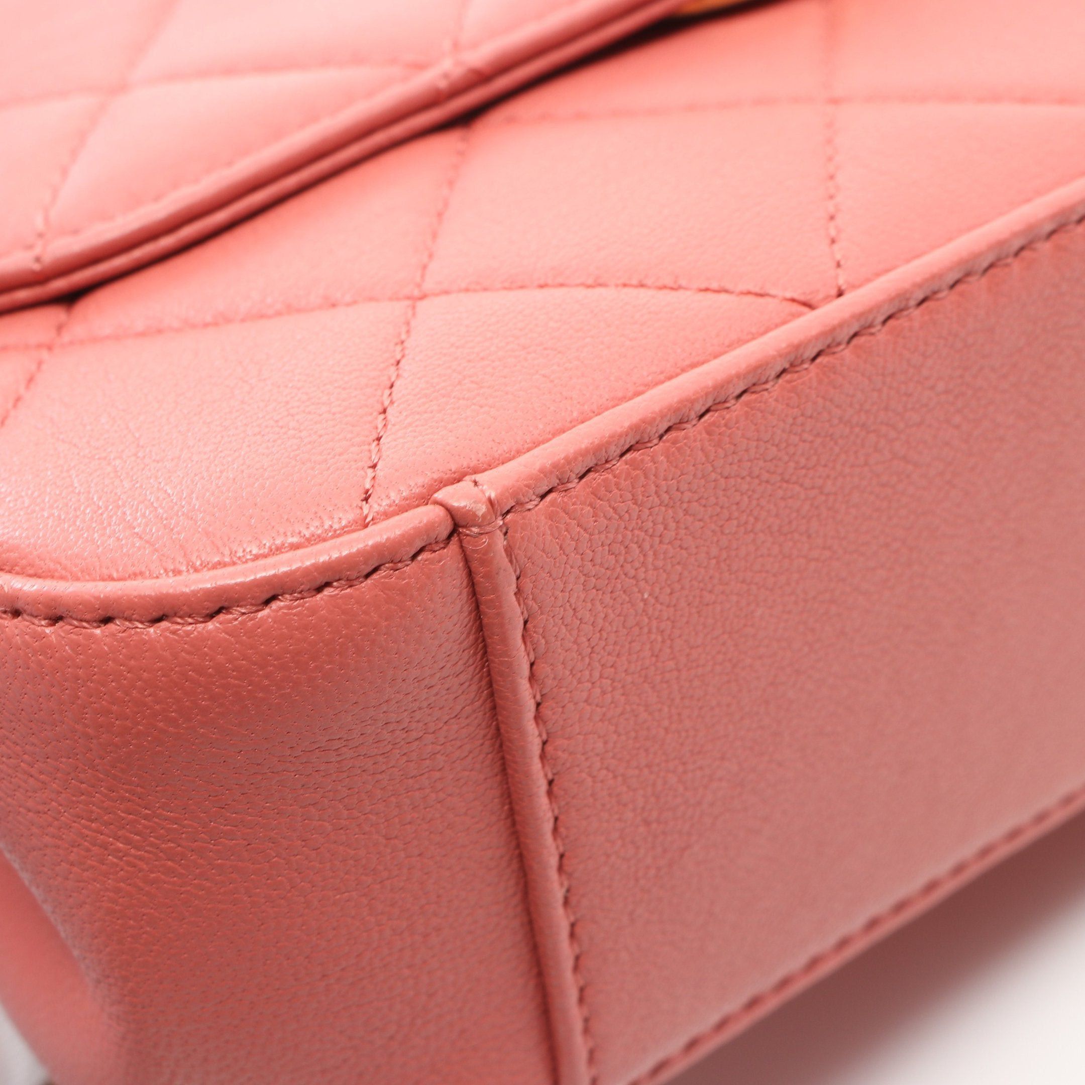 Chanel Chanel Chanel19 Matelasse Chain Shoulder Bag Lambskin Coral Pink Gold Hardware Size ONE SIZE - 7 Thumbnail