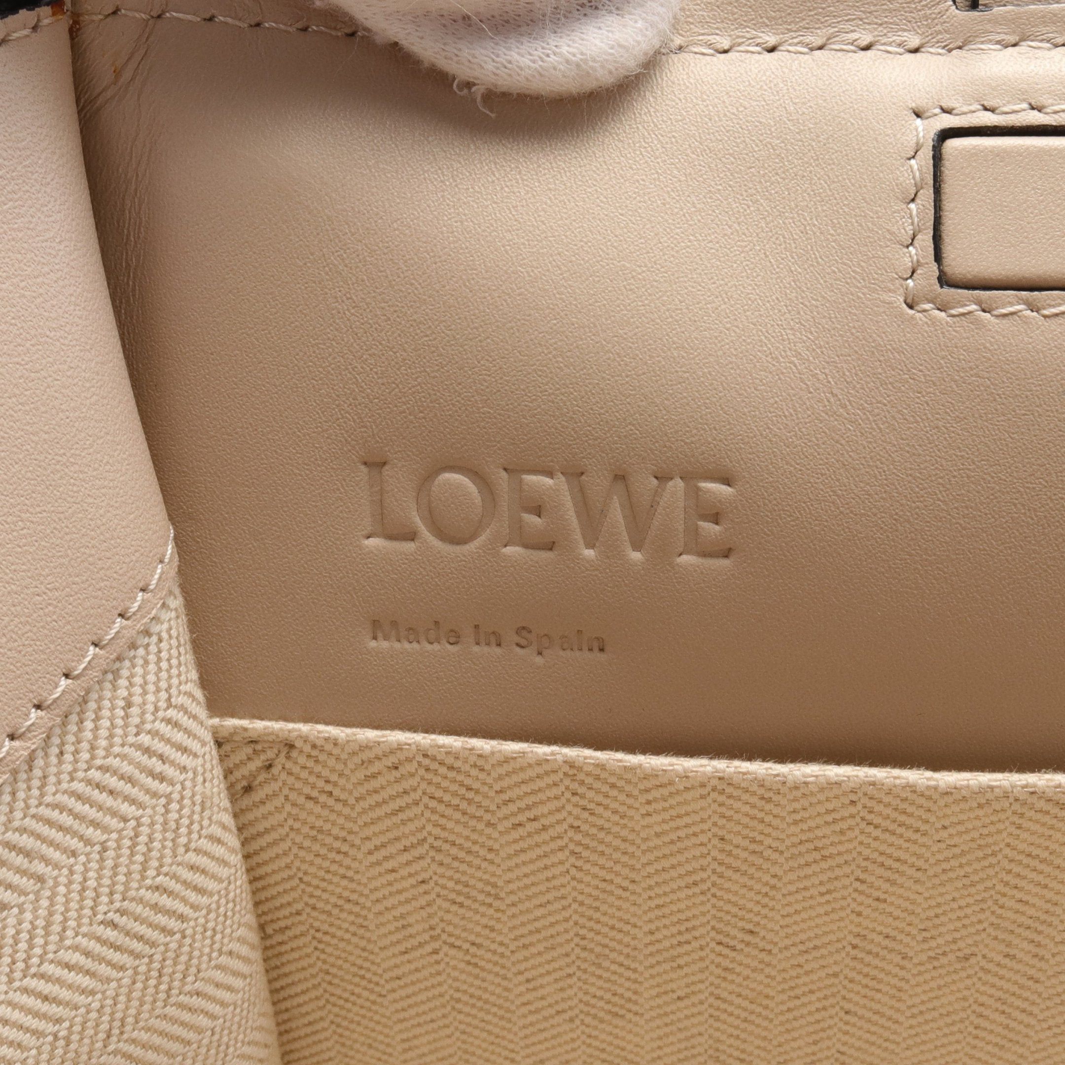 Loewe Loewe Cushion Tote Small Shoulder Bag Leather Light Beige Size ONE SIZE - 4 Thumbnail
