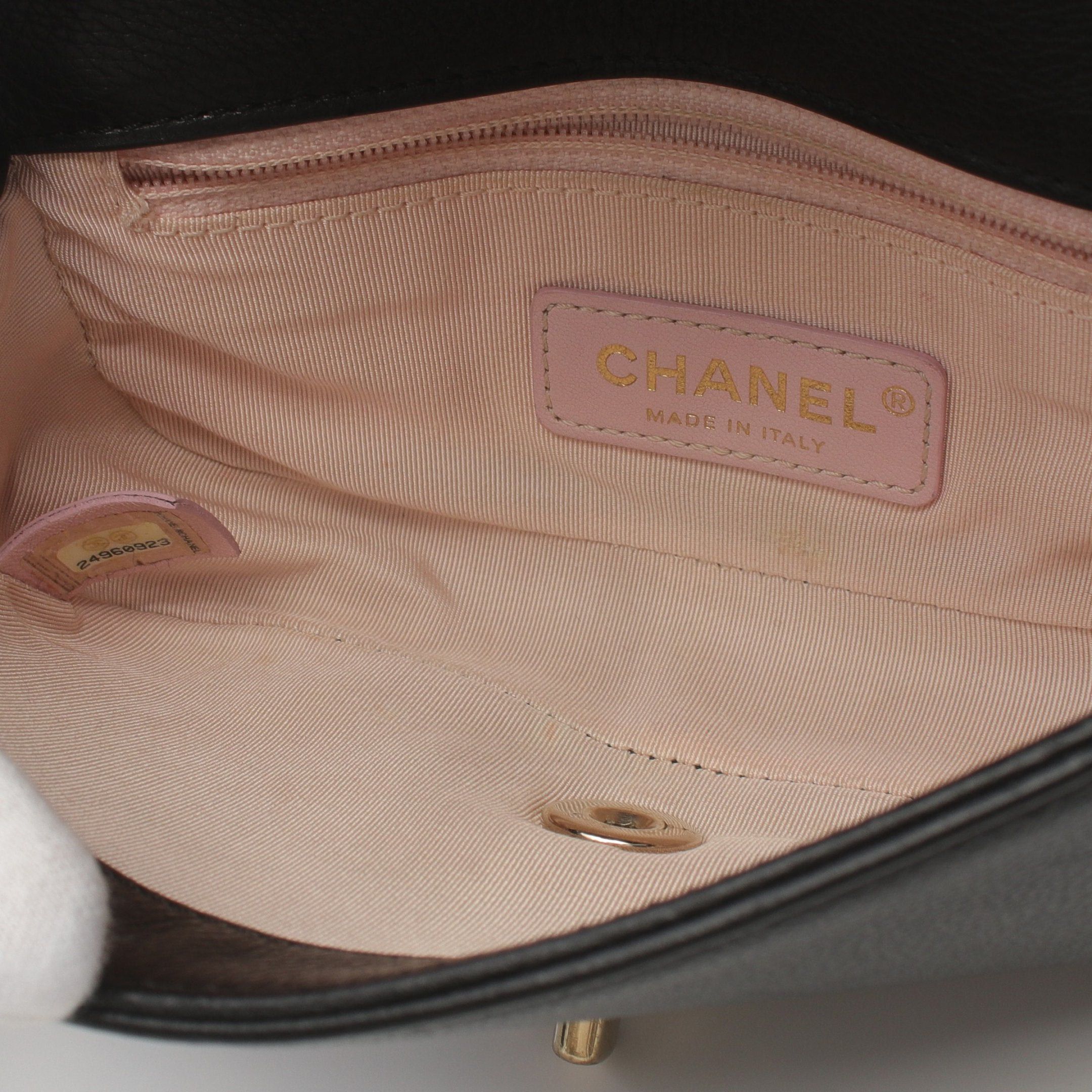 Chanel Chanel Chain Shoulder Bag Caviar Skin Black Gold Hardware Size ONE SIZE - 8 Thumbnail