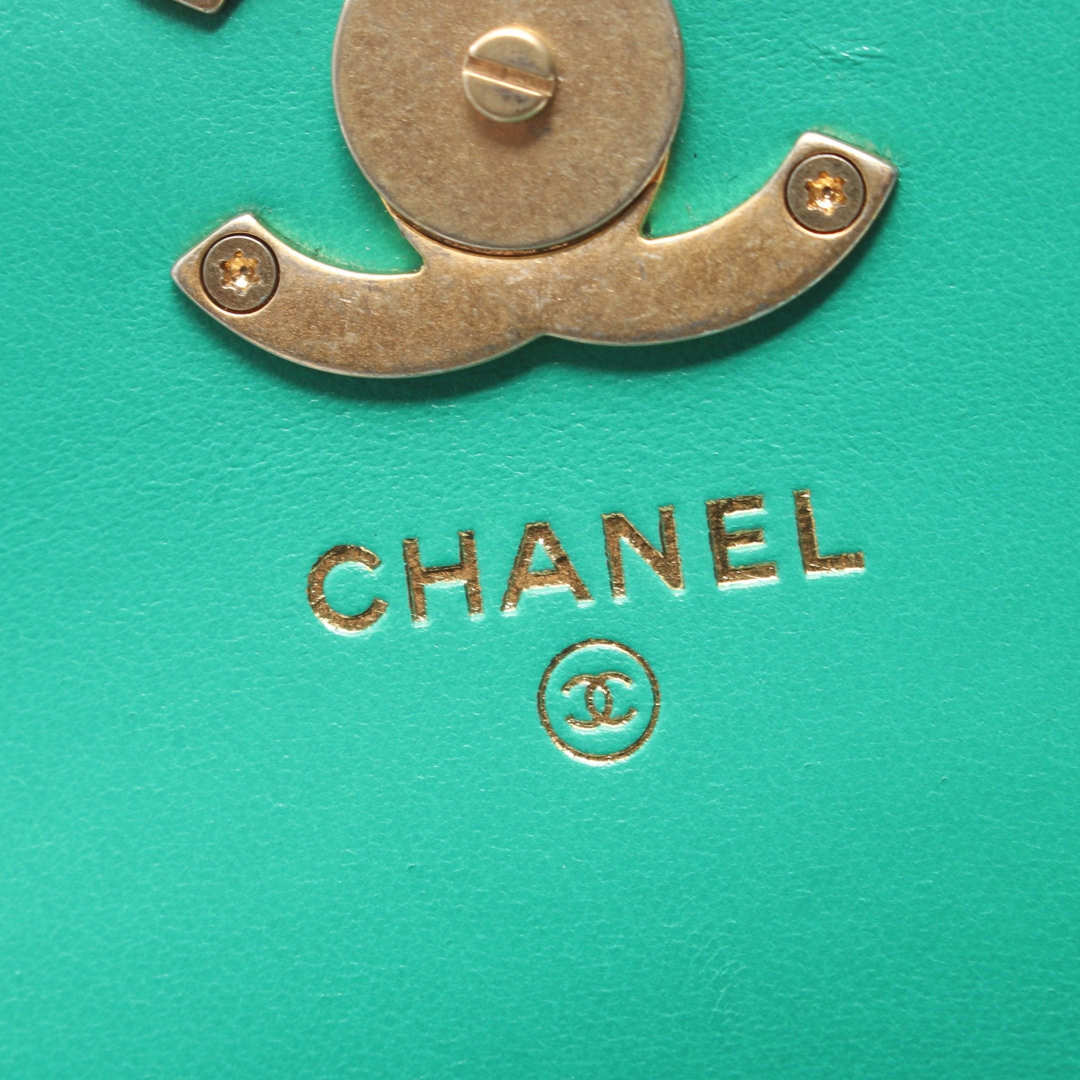 Chanel Chanel Matelasse Coin Purse Card Case Lambskin Green Gold Hardware With Chain Strap Size ONE SIZE - 4 Thumbnail