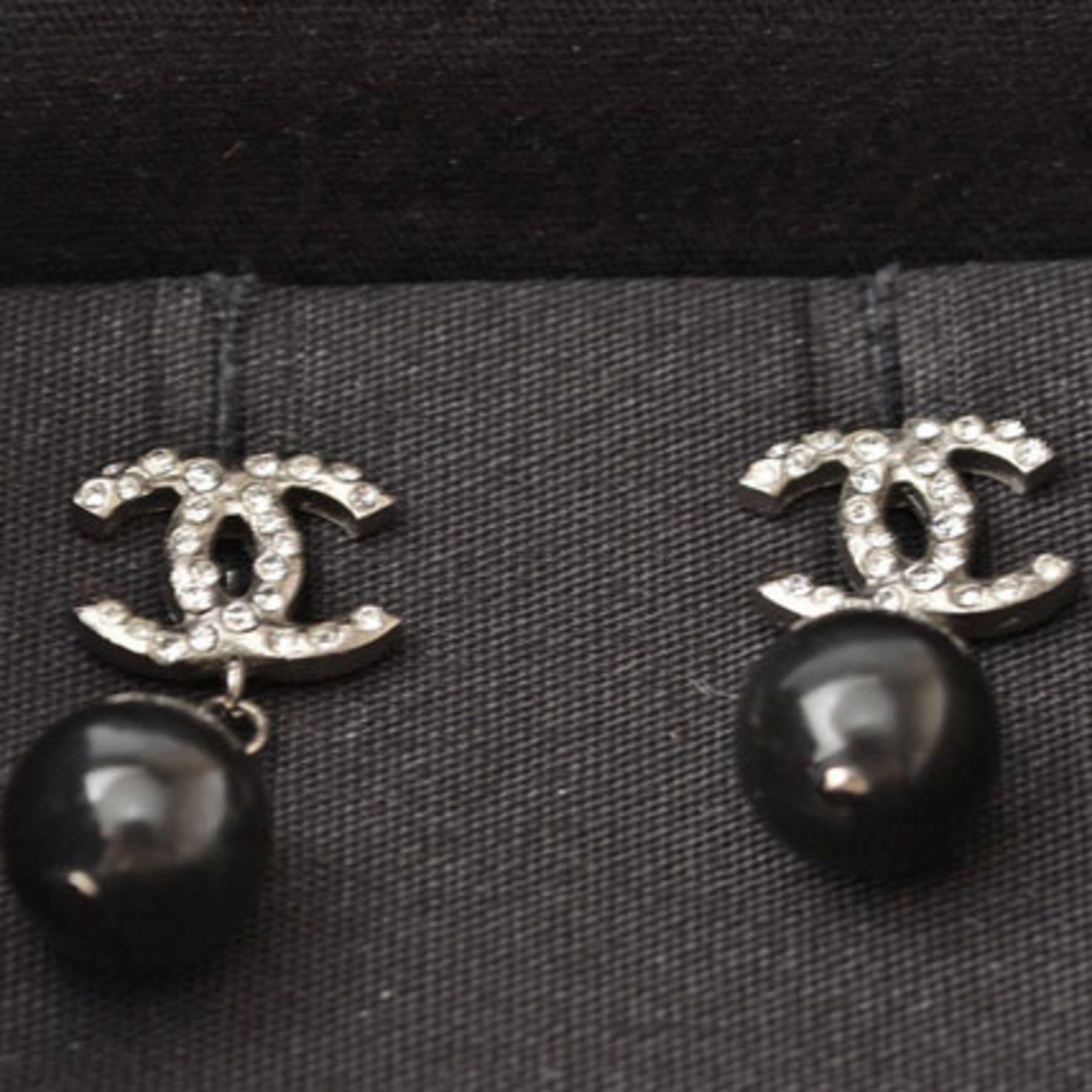 Chanel Chanel Earrings CHANEL CC Mark Swing Pearl Rhinestone Silver Black Size ONE SIZE - 6 Thumbnail