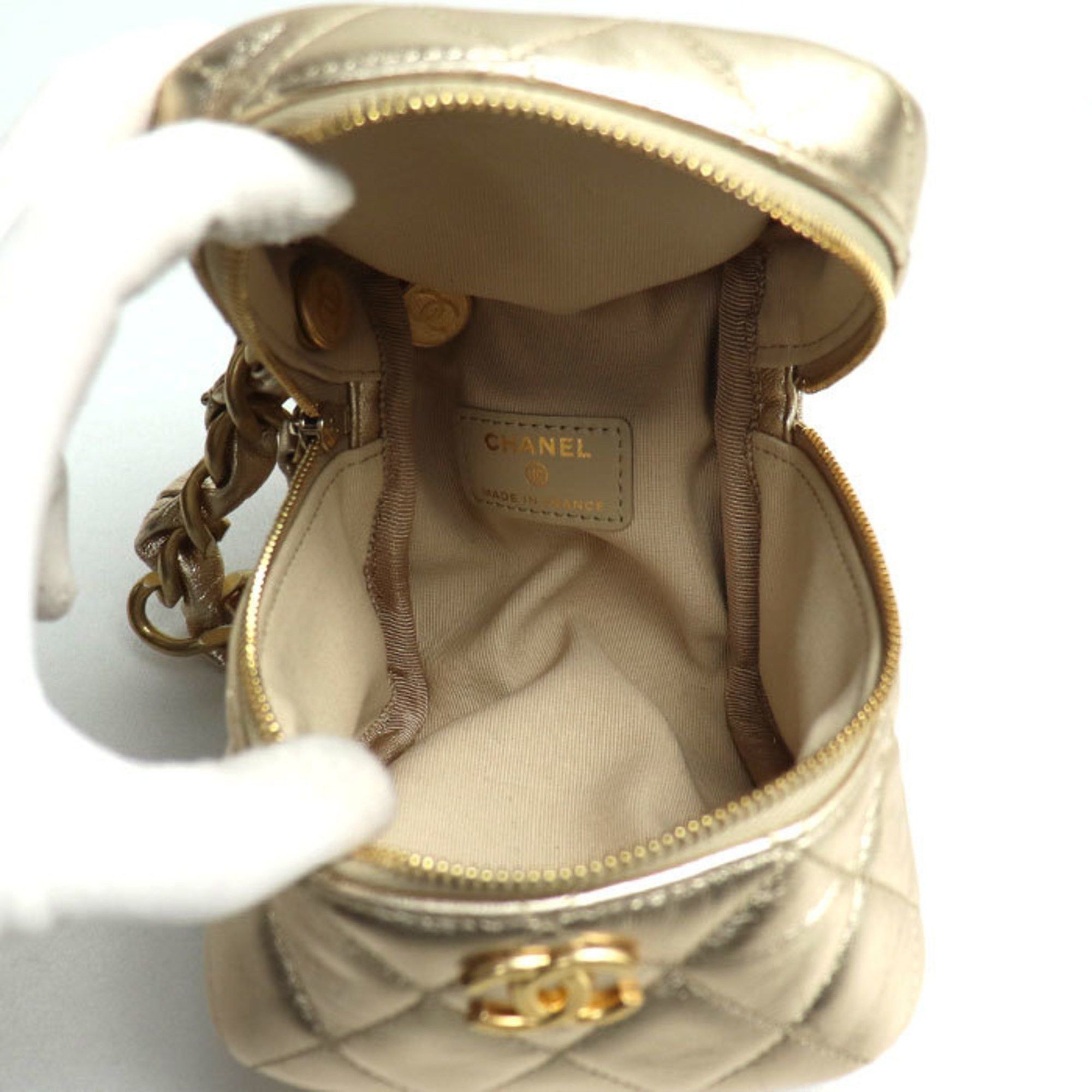 Chanel Chanel Matelasse Chain Clutch Bag Gold AP2803 Women's Size ONE SIZE - 3 Thumbnail