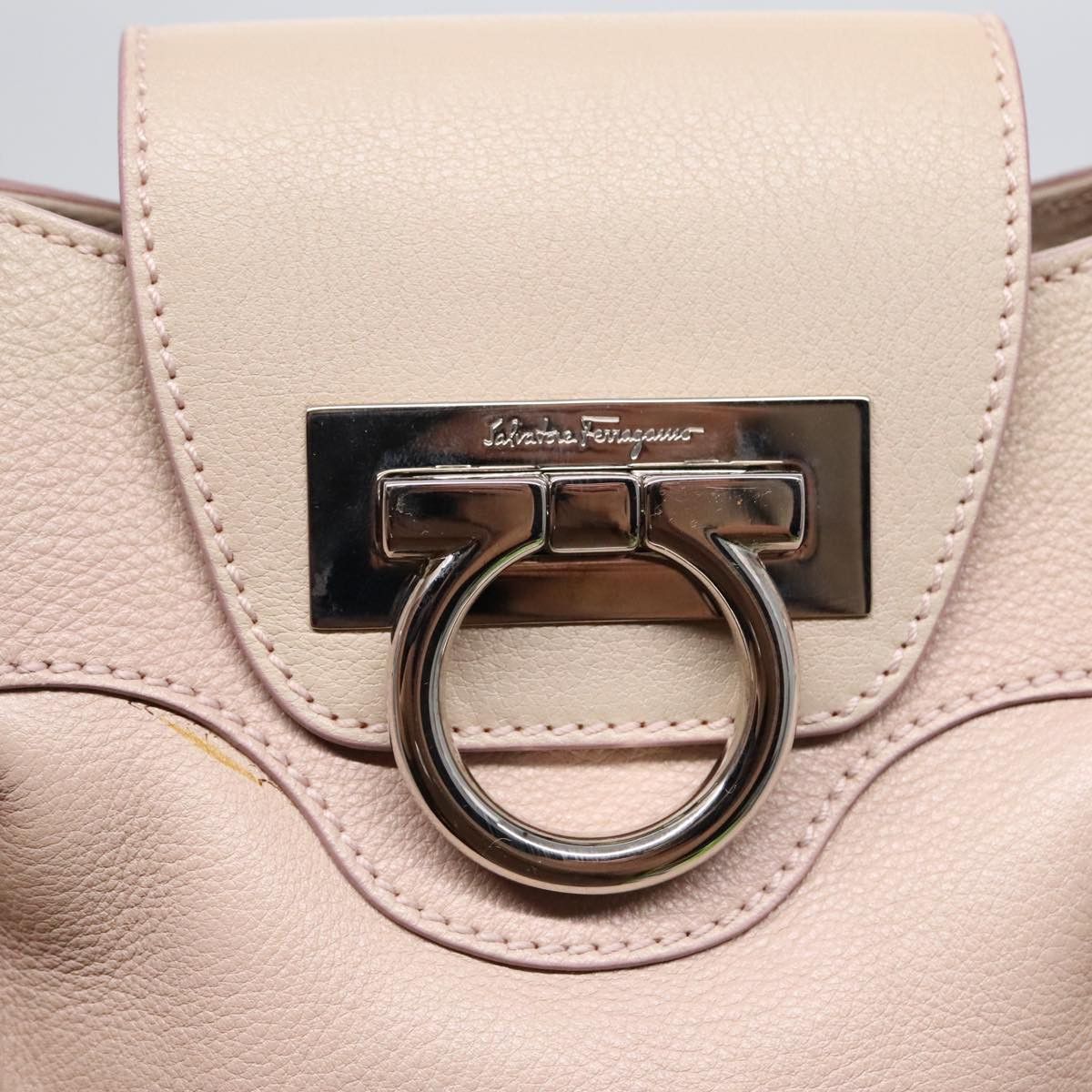 Salvatore Ferragamo Gancini Beige Leather Handbag (Pre-Owned) Size ONE SIZE - 19 Thumbnail