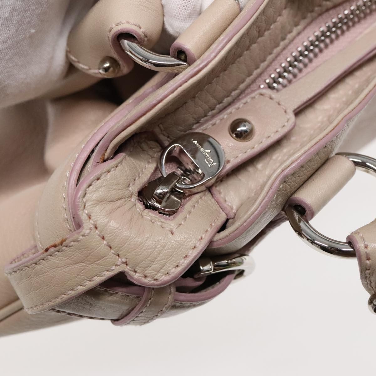 Salvatore Ferragamo Gancini Beige Leather Handbag (Pre-Owned) Size ONE SIZE - 20 Thumbnail