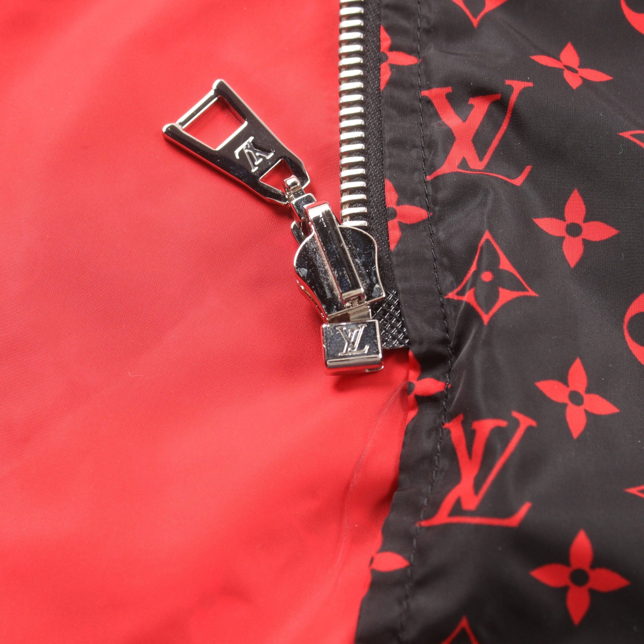 Louis Vuitton Louis Vuitton Monogram Coat Nylon Black Red Hooded Reversible Size ONE SIZE - 7 Thumbnail