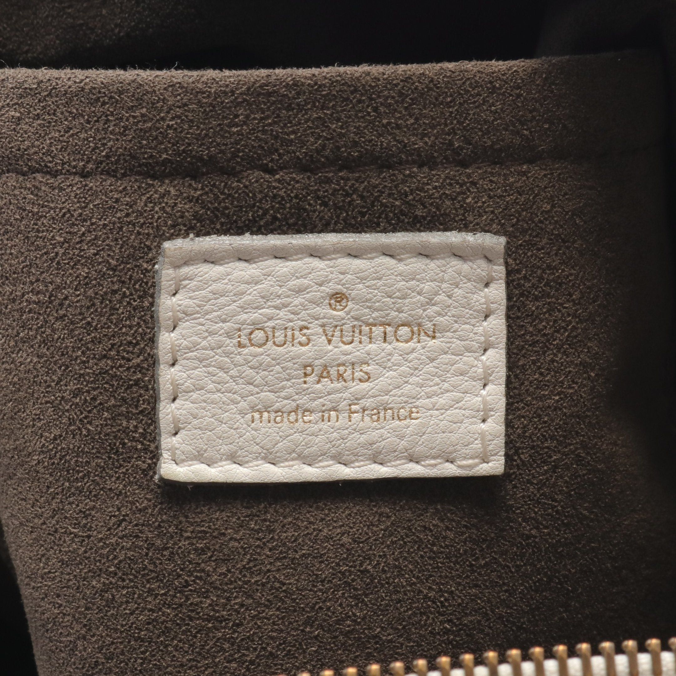 Louis Vuitton Louis Vuitton Xs Mahina Bron Shoulder Bag Leather White Size ONE SIZE - 4 Thumbnail