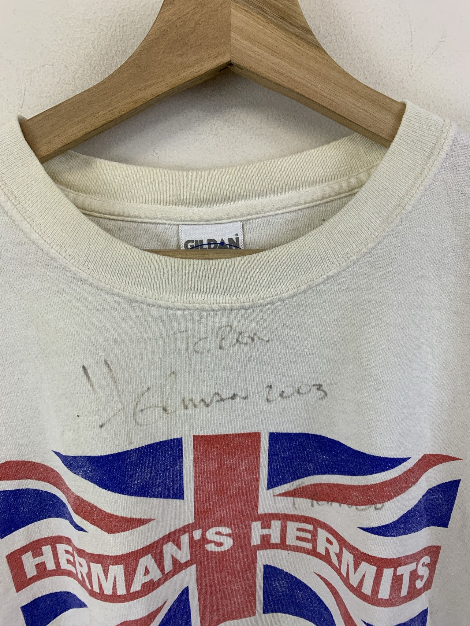 Band Tees Vintage 2003 Herman's Hermets Peter Noone Autographed Tee Size XXL Size US XXL / EU 58 / 5 - 2 Thumbnail