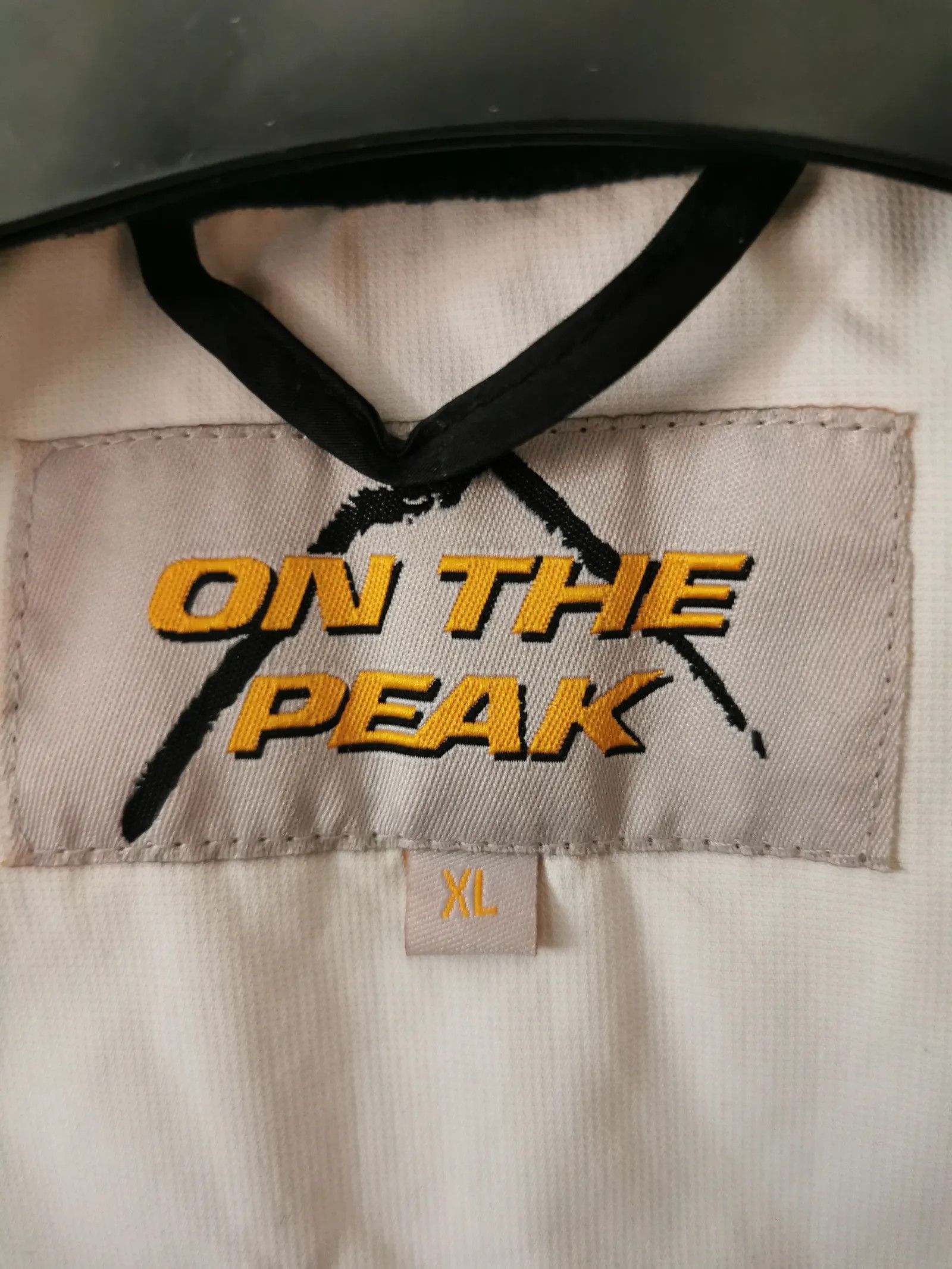 On On the peak Jacket Size XL / US 12-14 / IT 48-50 - 2 Thumbnail