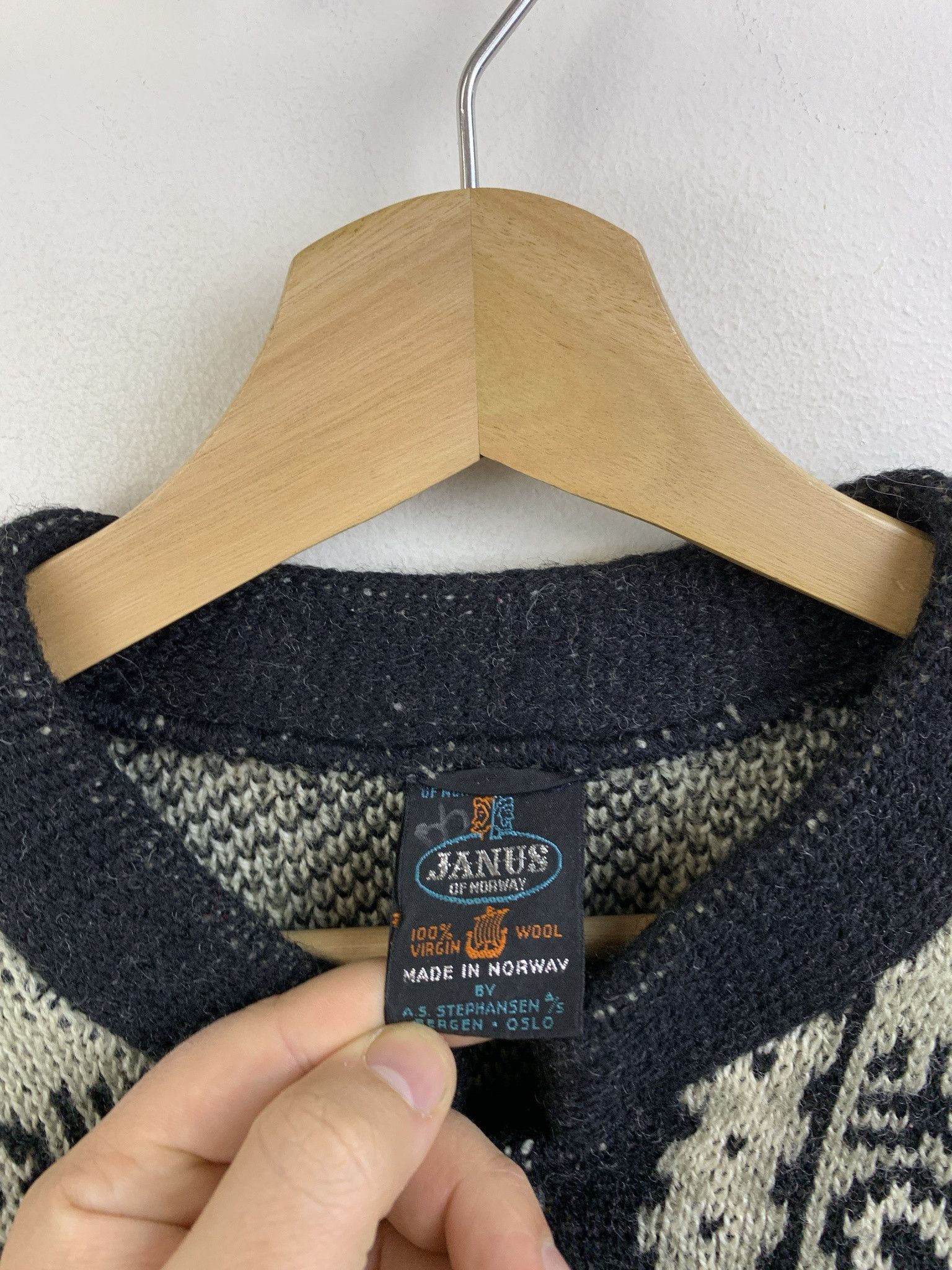 Other vintage 1990s Wool Clover pattern knit Cardigan Size S Size US S / EU 44-46 / 1 - 2 Thumbnail