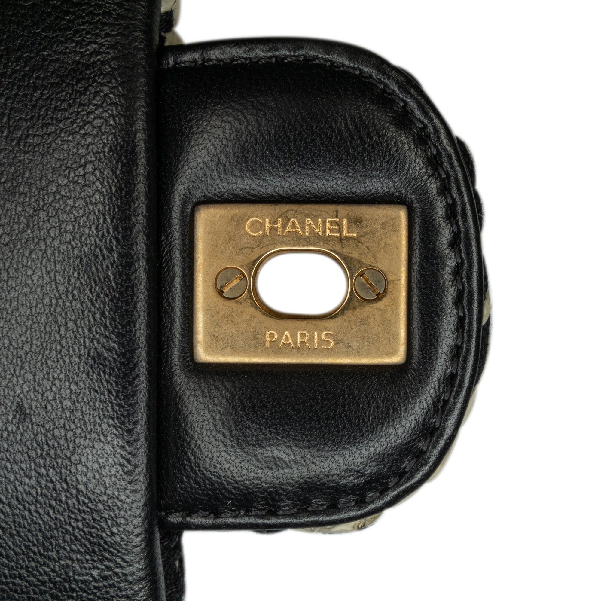 Chanel Chanel Raffia Braided with Love Flap White Size ONE SIZE - 6 Thumbnail