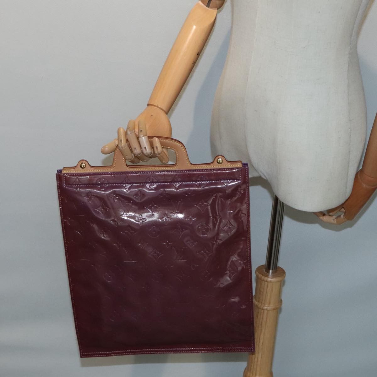 Louis Vuitton Stanton Purple Patent Leather Tote Bag (Pre-Owned) Size ONE SIZE - 13 Thumbnail