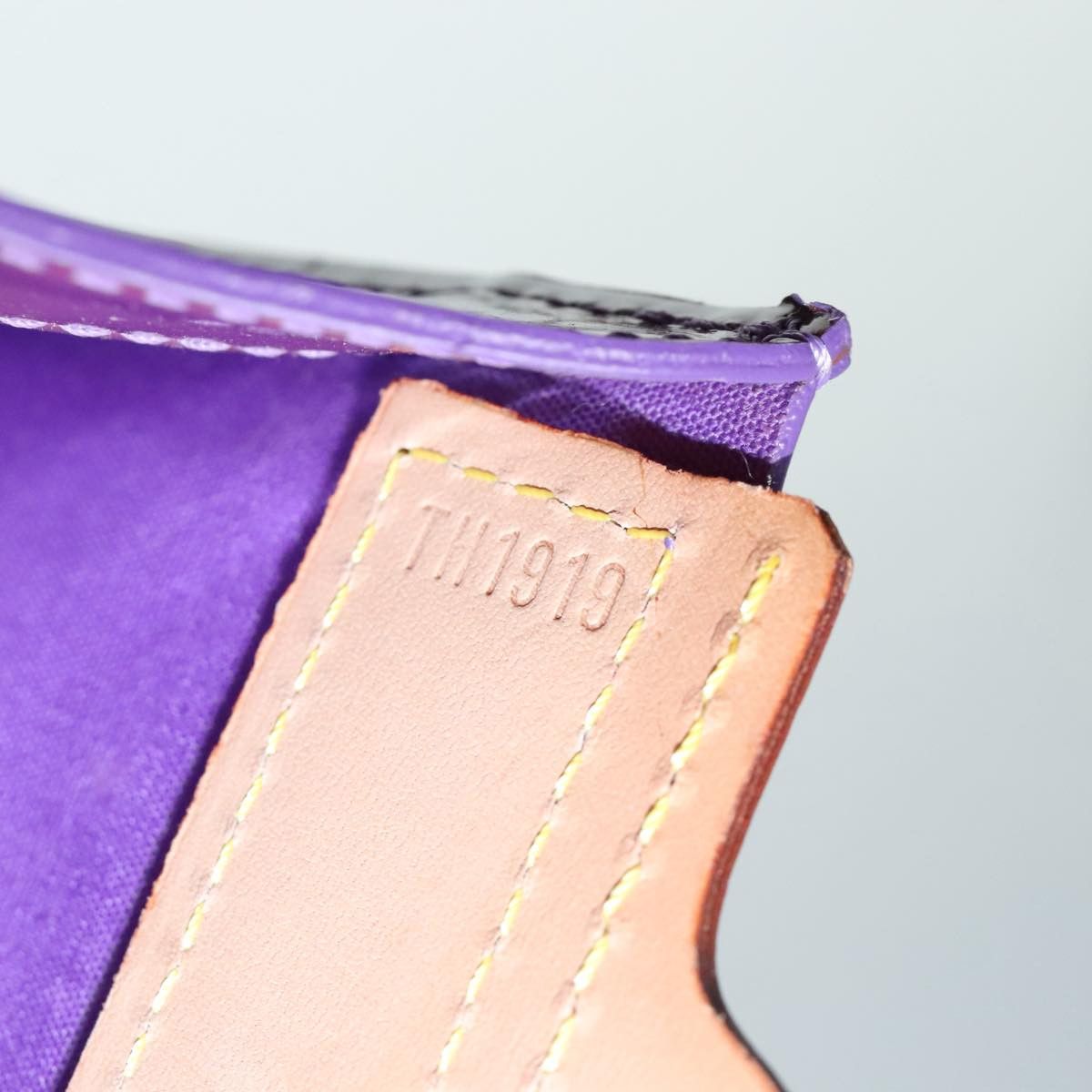 Louis Vuitton Stanton Purple Patent Leather Tote Bag (Pre-Owned) Size ONE SIZE - 11 Thumbnail