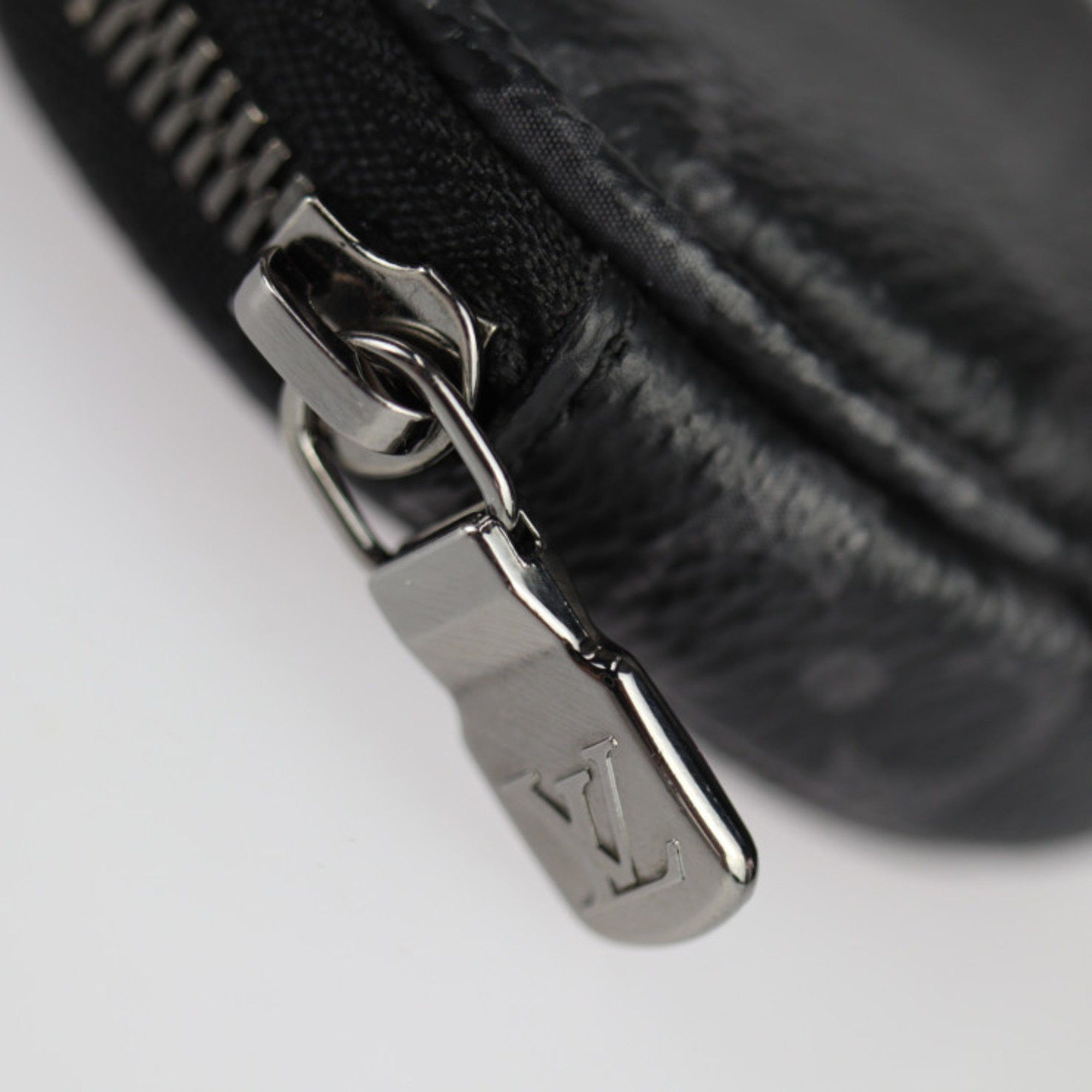Louis Vuitton Louis Vuitton Porte Cle Round Monogram Eclipse Wallet/Coin Case M62796 Leather Black Grey Coin Purse Key Bag Charm Size ONE SIZE - 6 Thumbnail