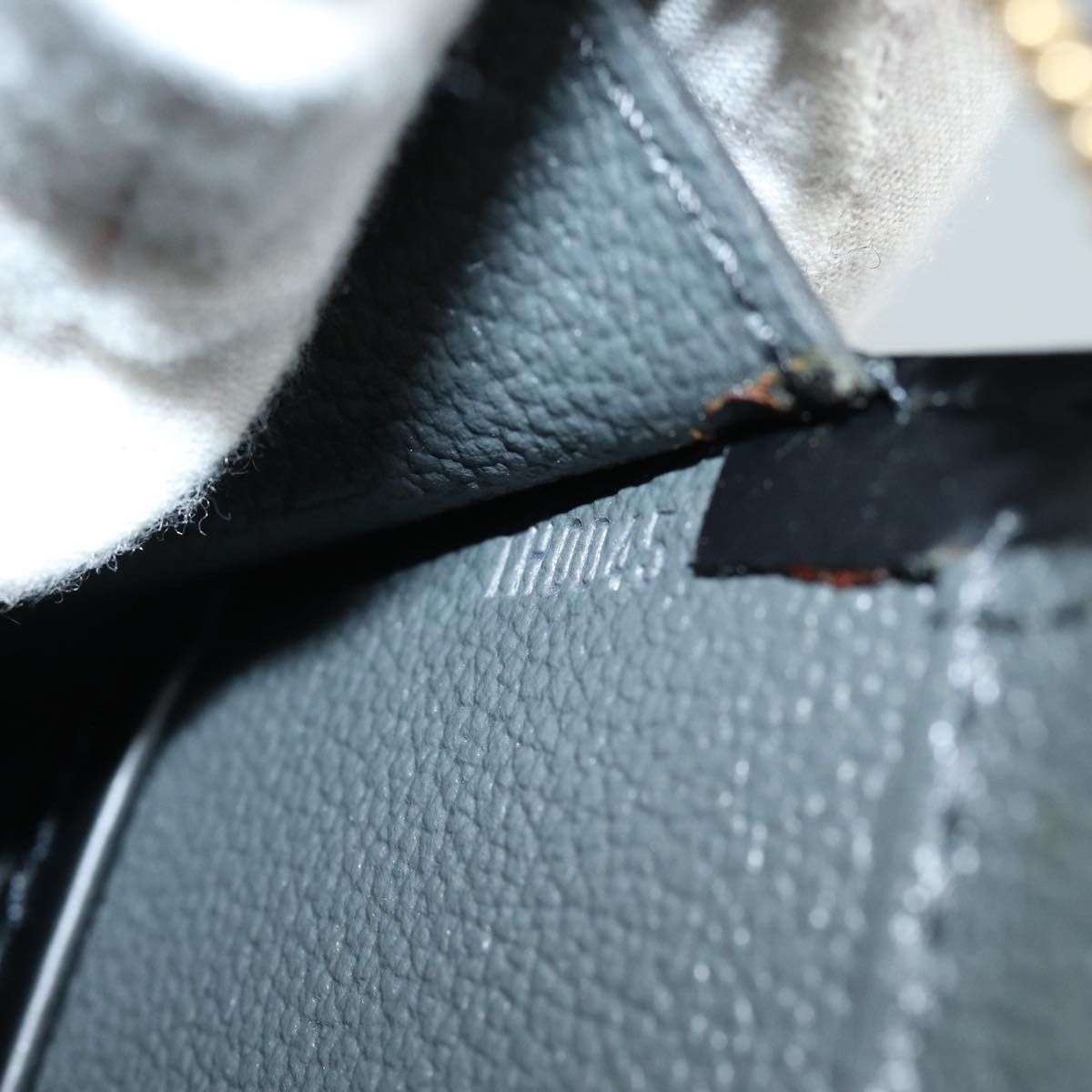 Louis Vuitton Riviera Black Leather Handbag (Pre-Owned) Size ONE SIZE - 8 Thumbnail