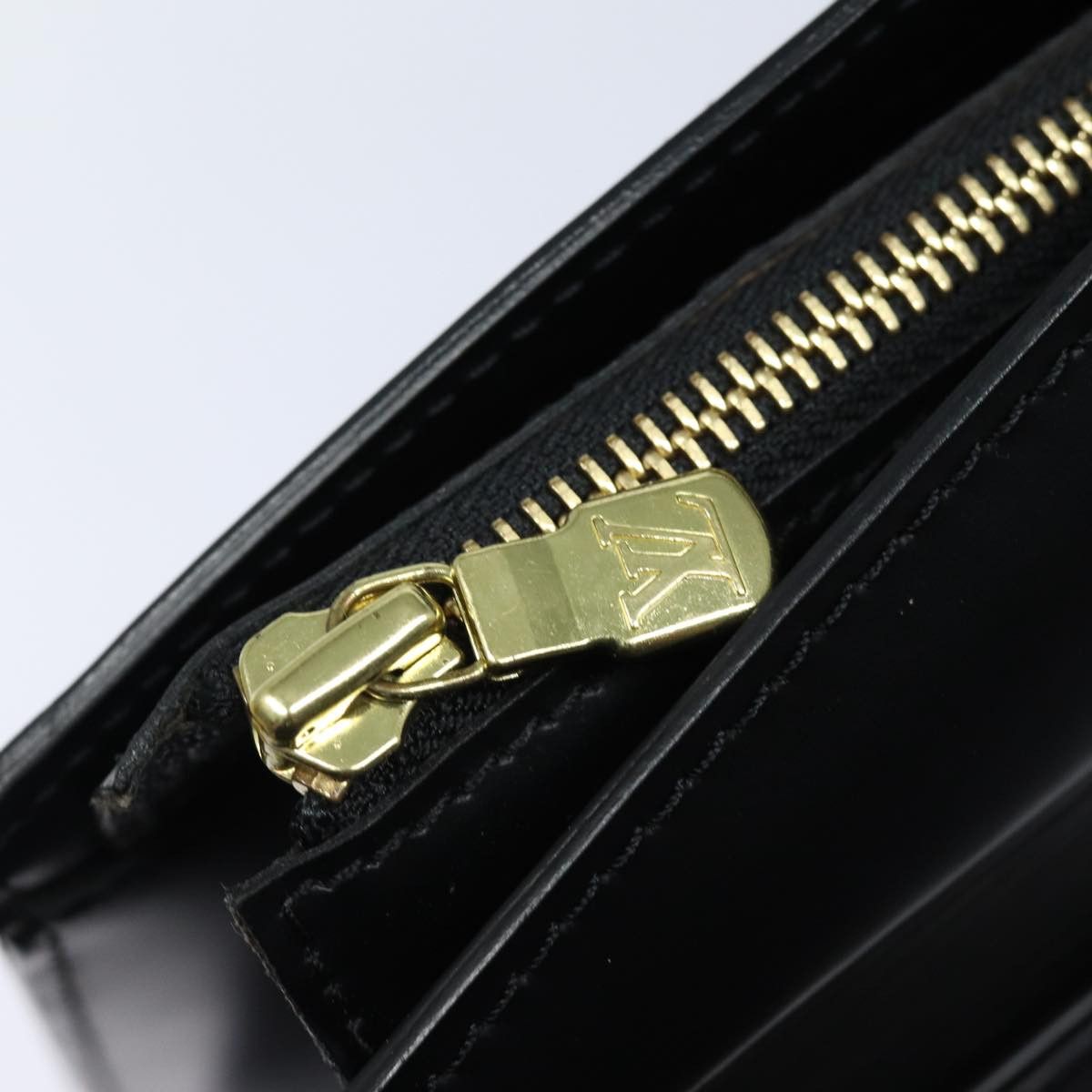 Louis Vuitton Riviera Black Leather Handbag (Pre-Owned) Size ONE SIZE - 6 Thumbnail