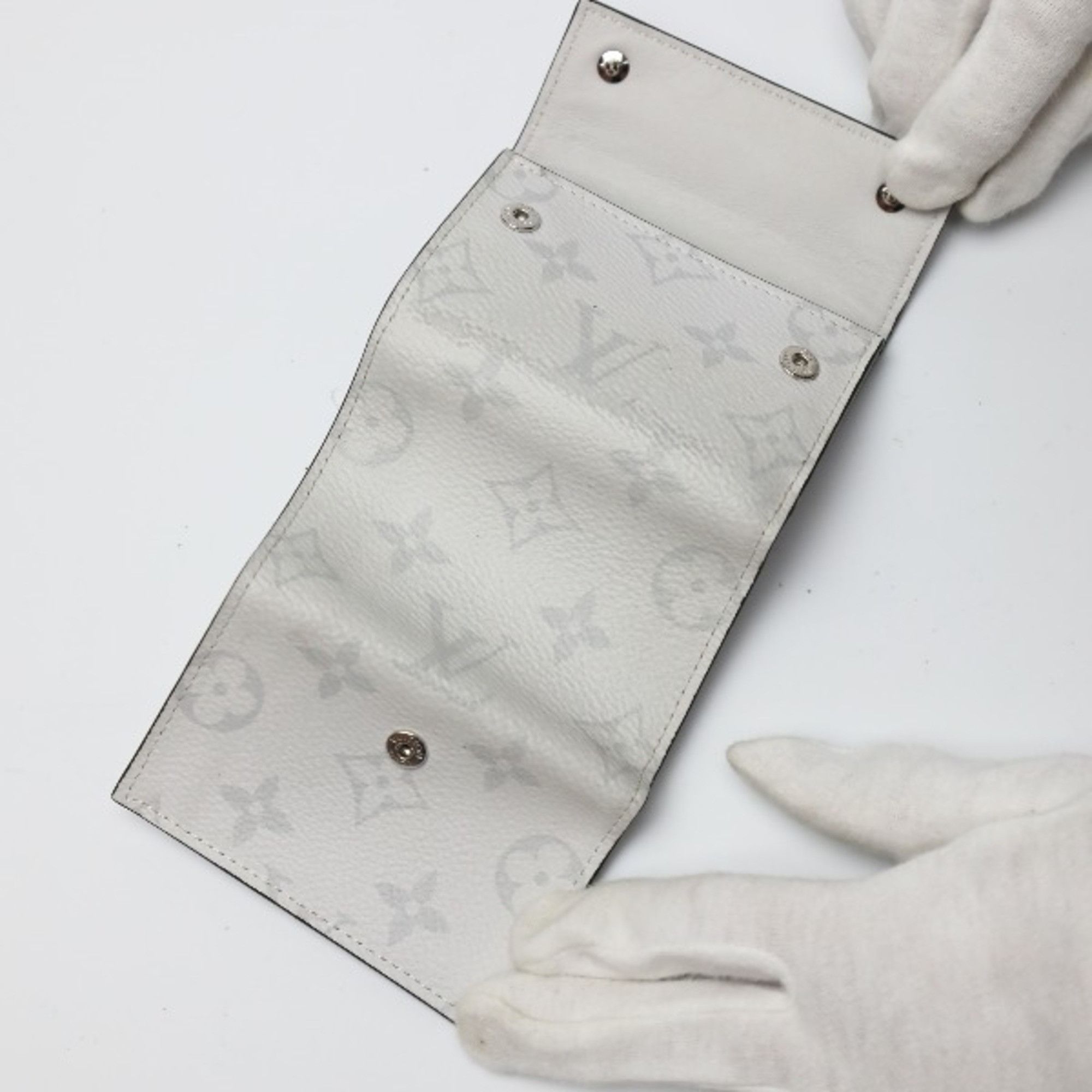 Louis Vuitton Louis Vuitton Discovery wallet Size ONE SIZE - 3 Thumbnail
