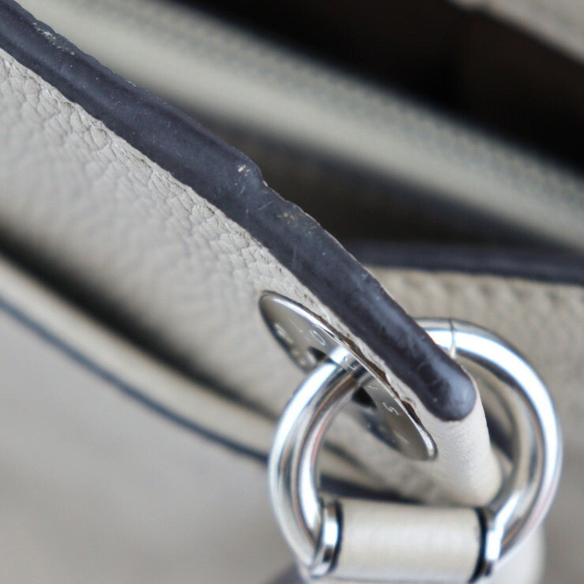 Louis Vuitton Louis Vuitton Mahina handbag Size ONE SIZE - 7 Thumbnail