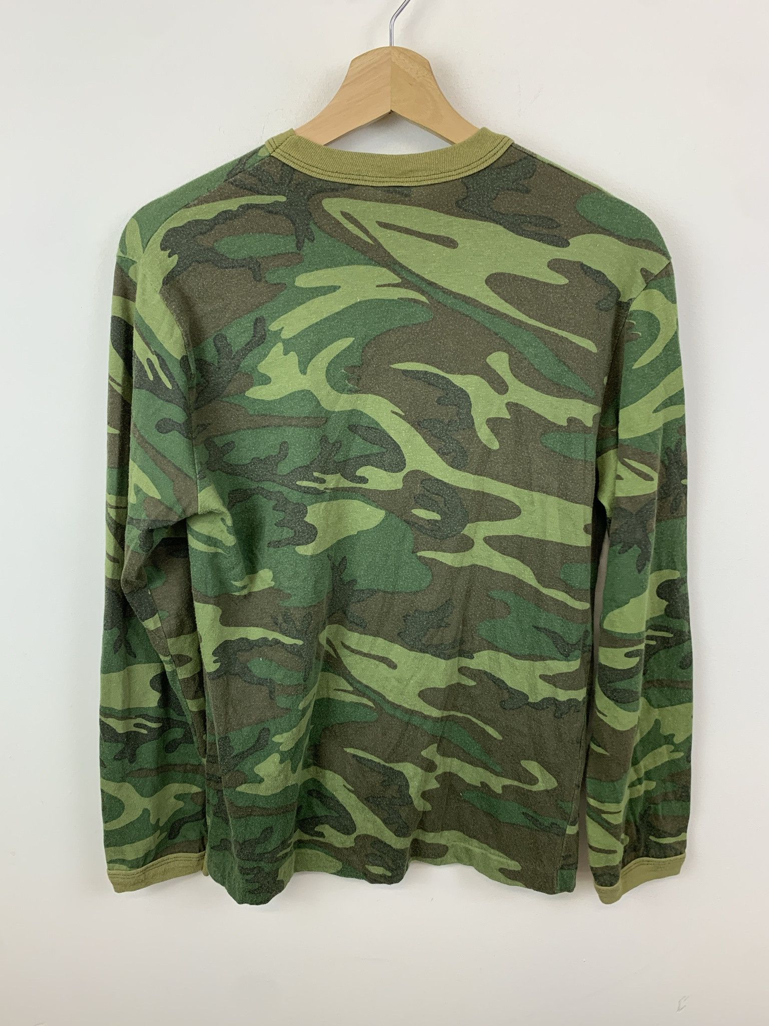 Vintage Vintage 1990s Single Stitch Military WoodlandCamo Longsleeve Size US L / EU 52-54 / 3 - 3 Thumbnail